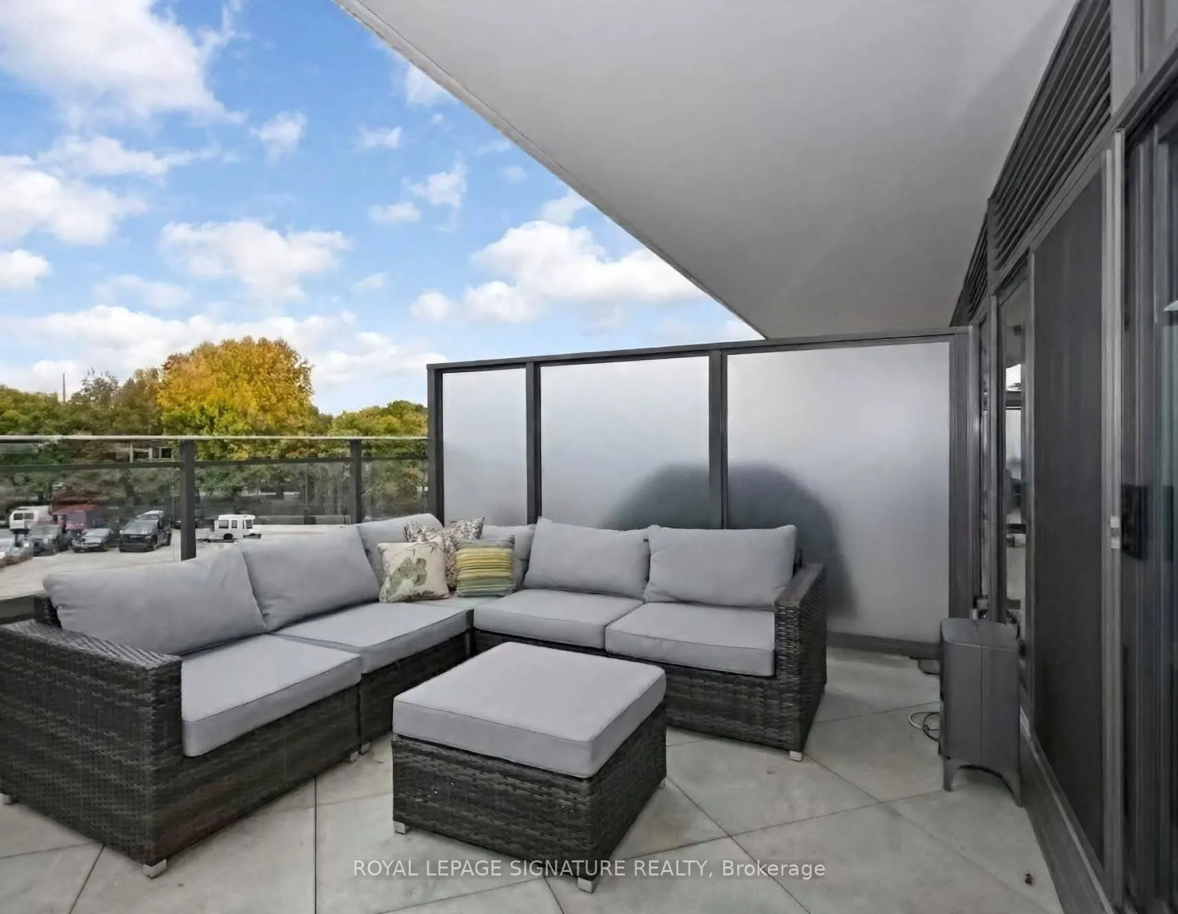 319 Carlaw Avenue #310