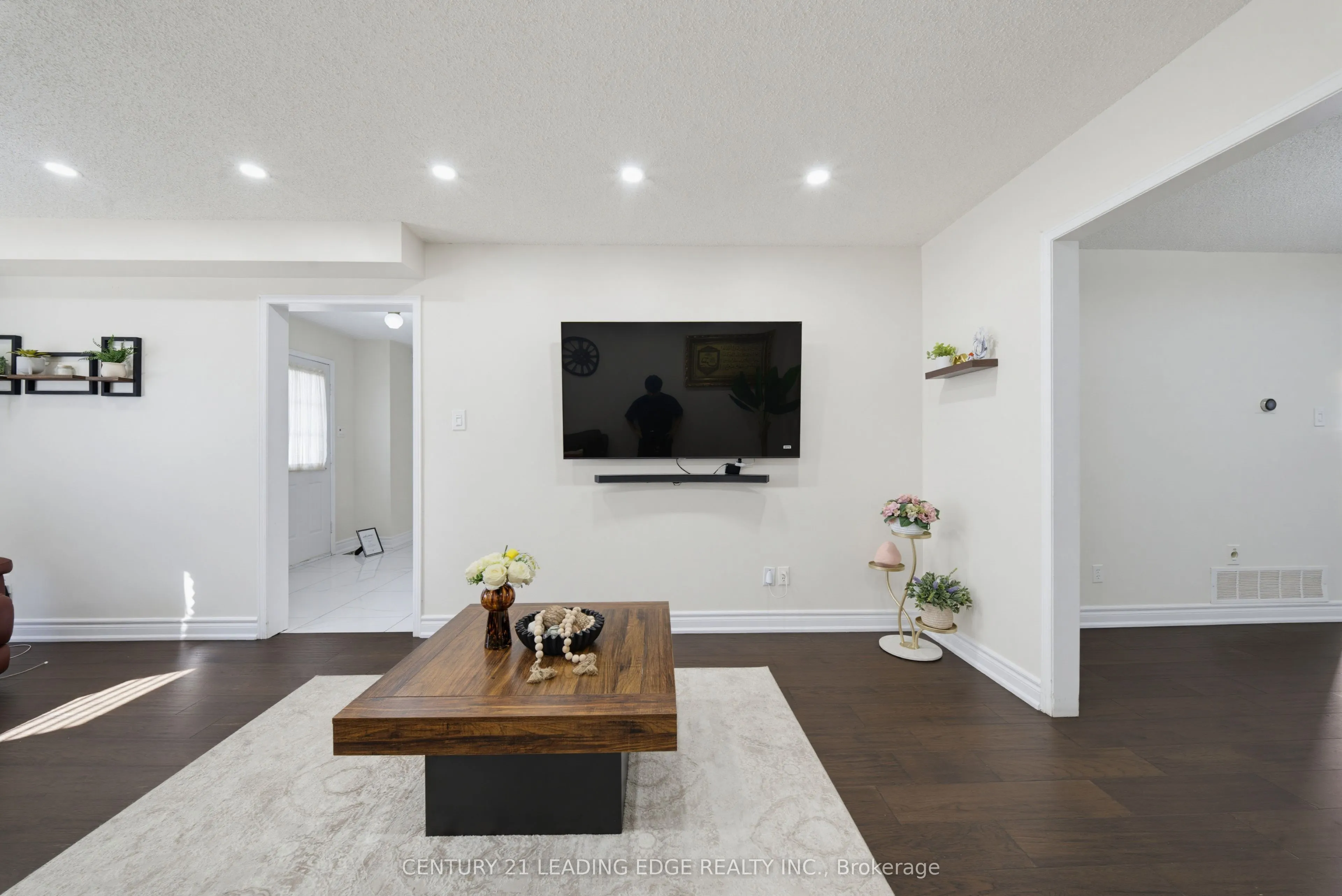 2353 Wildwood Crescent