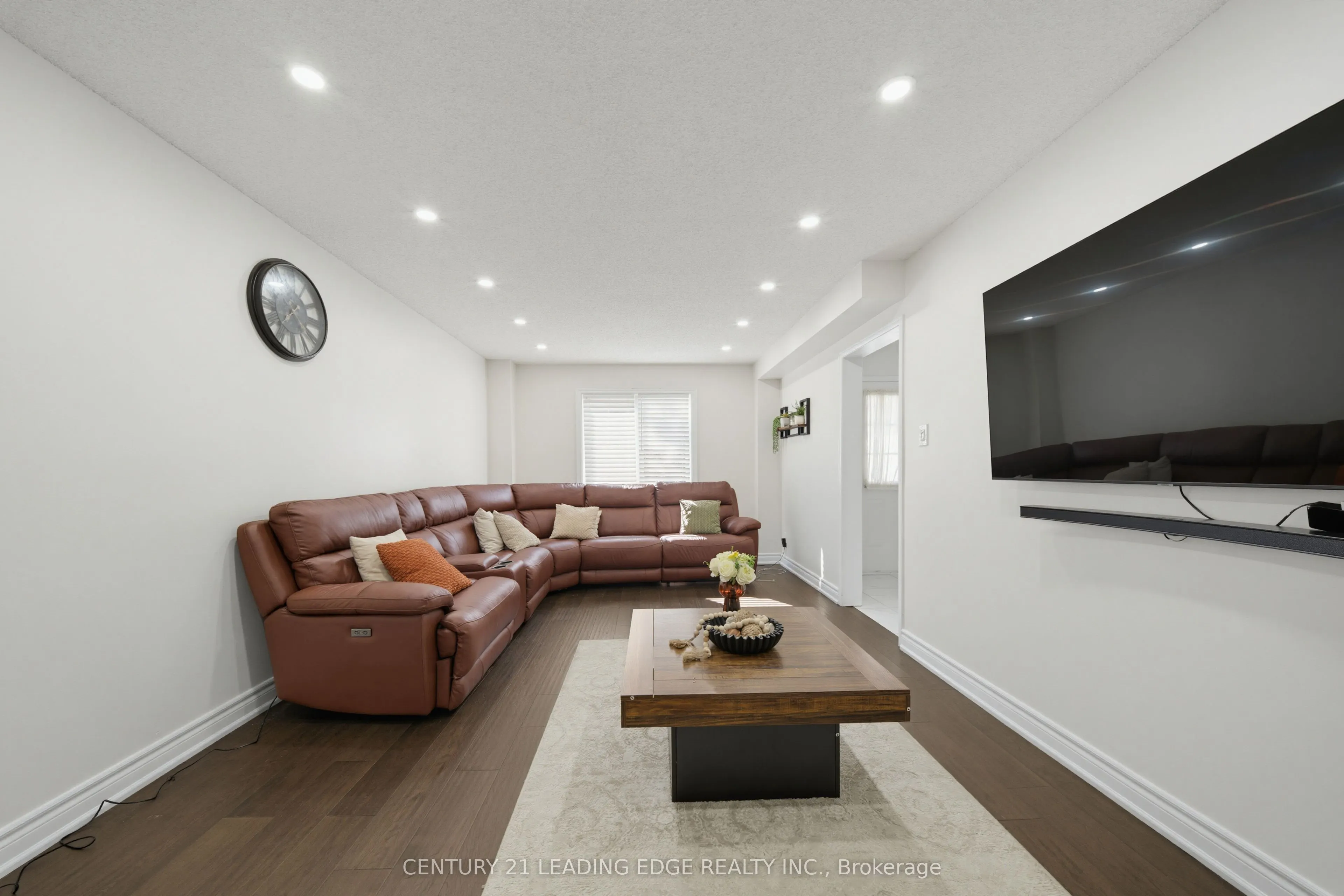 2353 Wildwood Crescent
