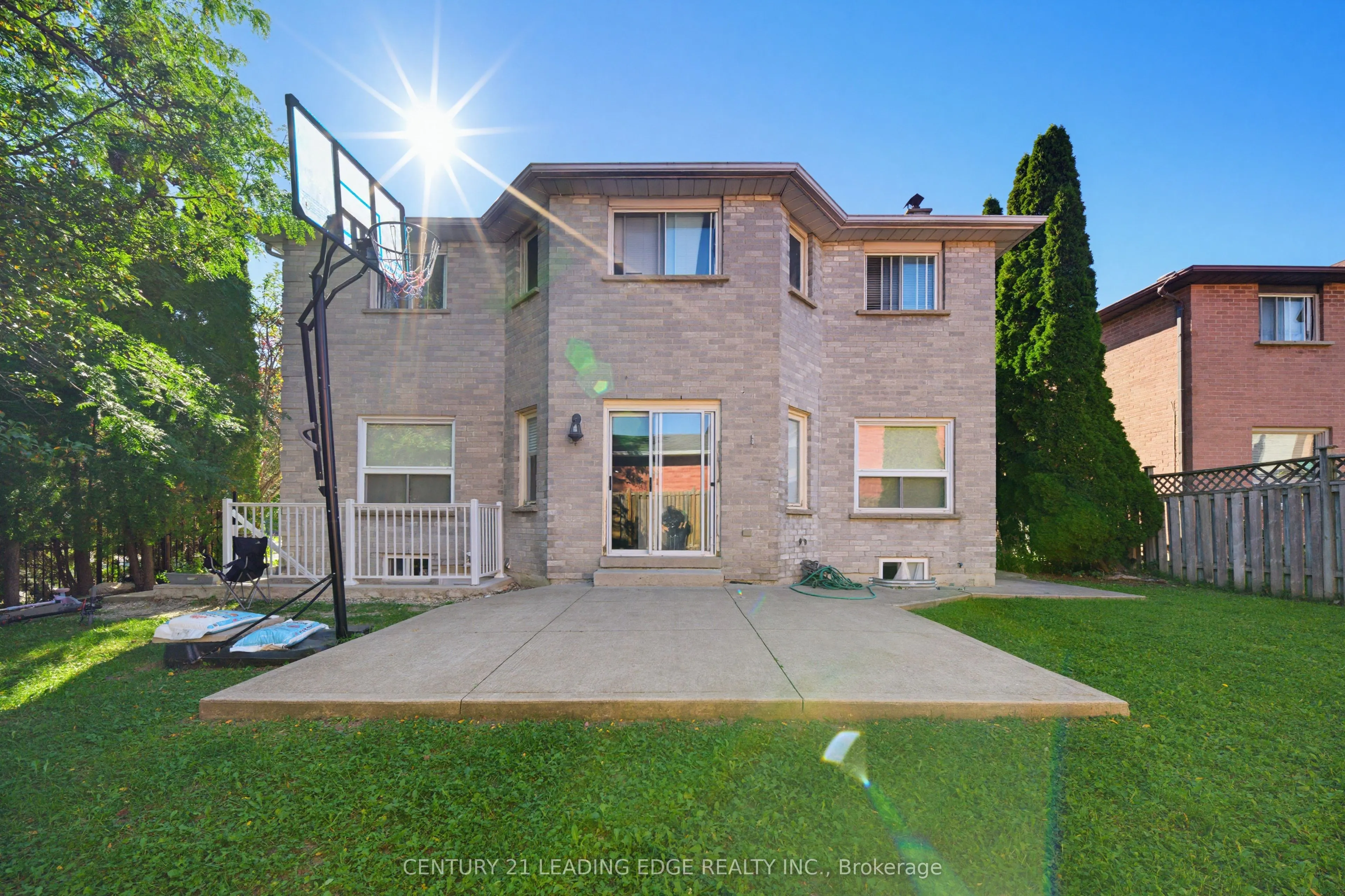 2353 Wildwood Crescent