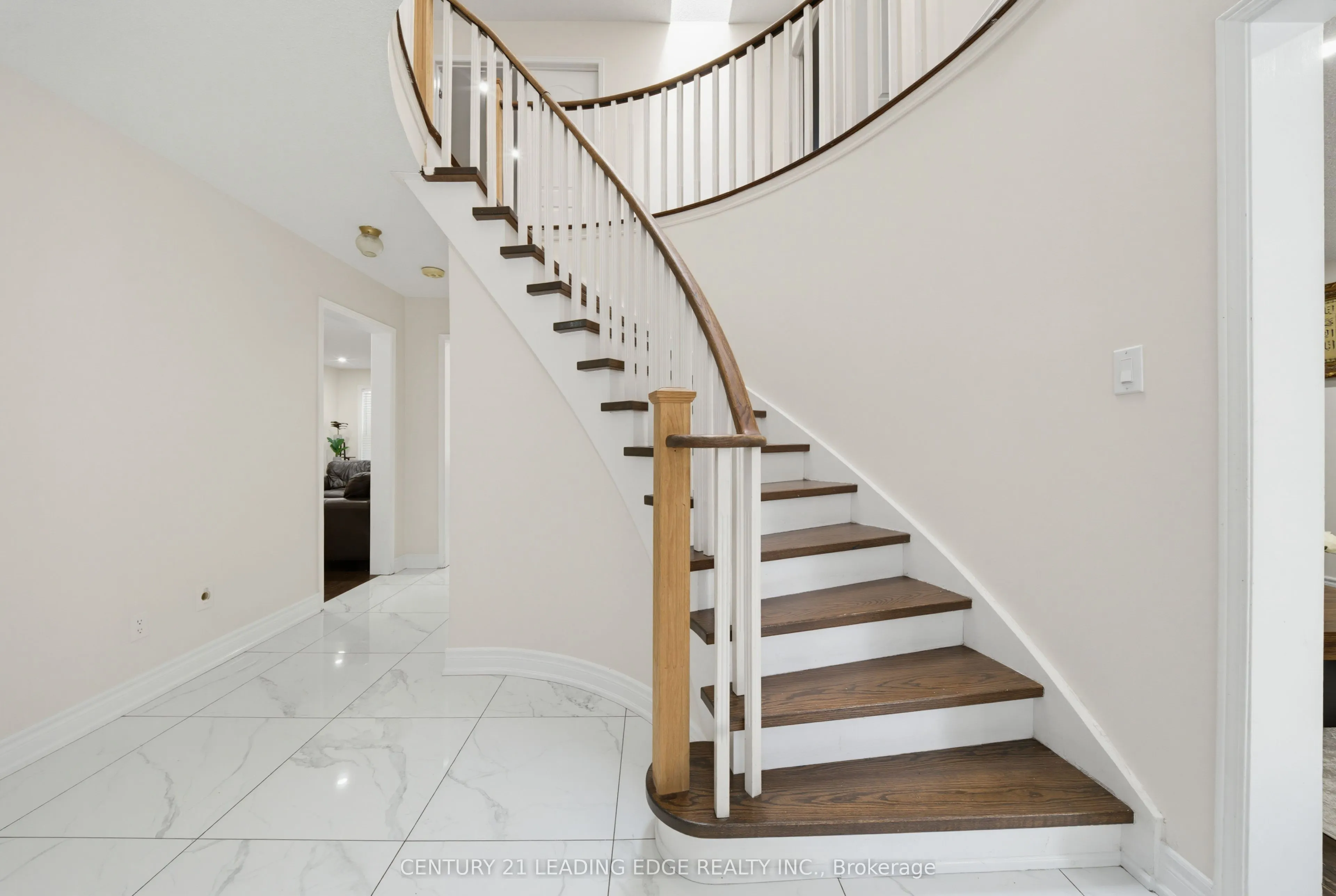 2353 Wildwood Crescent