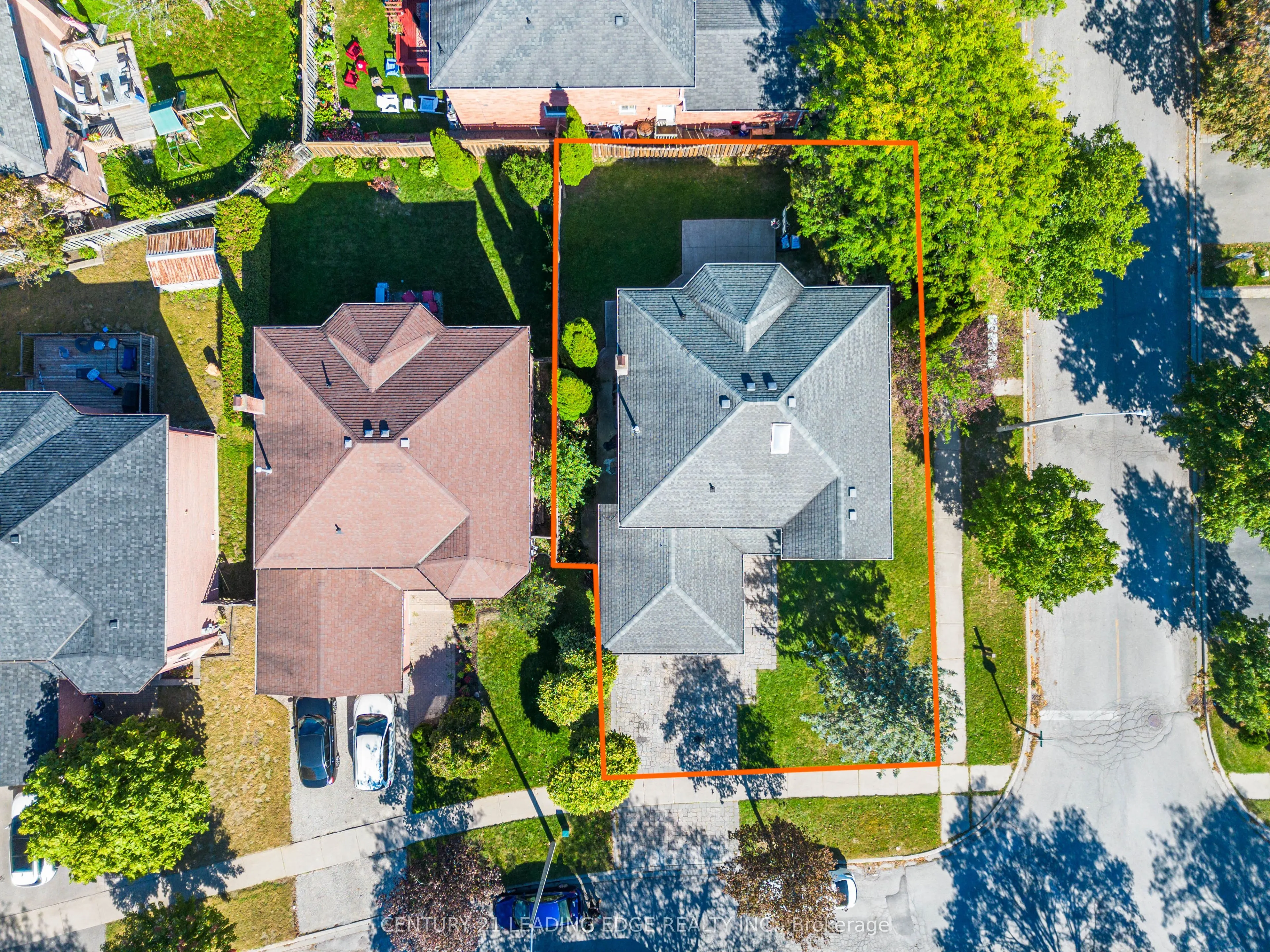 2353 Wildwood Crescent