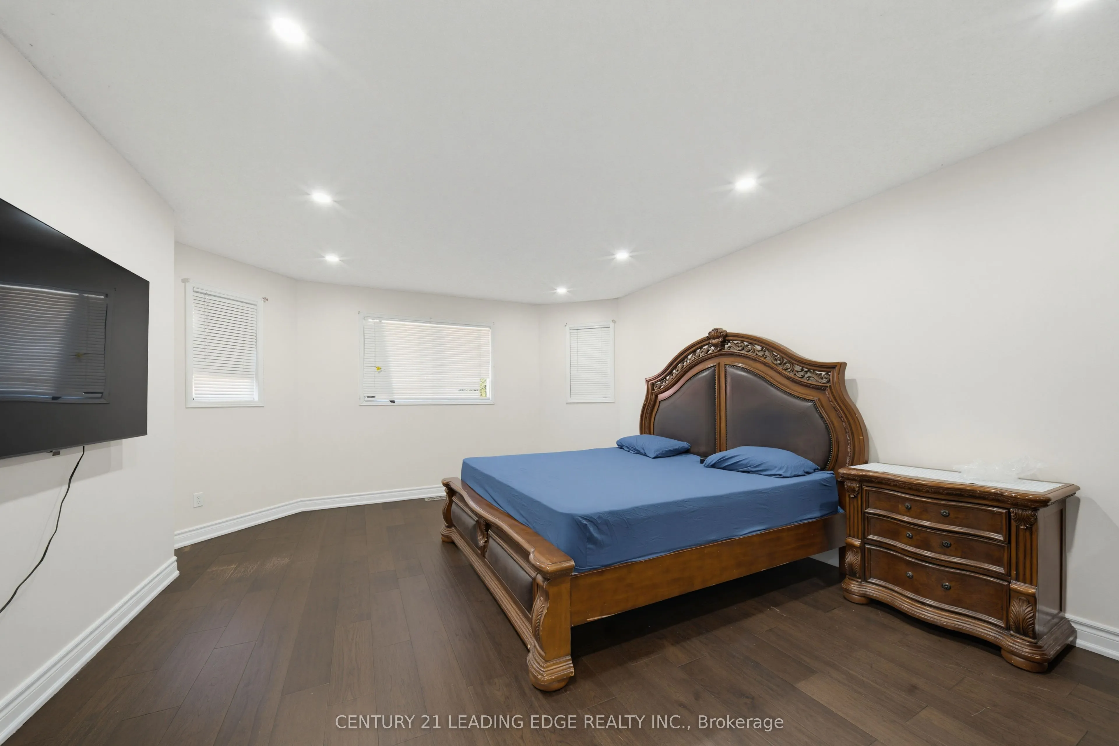 2353 Wildwood Crescent