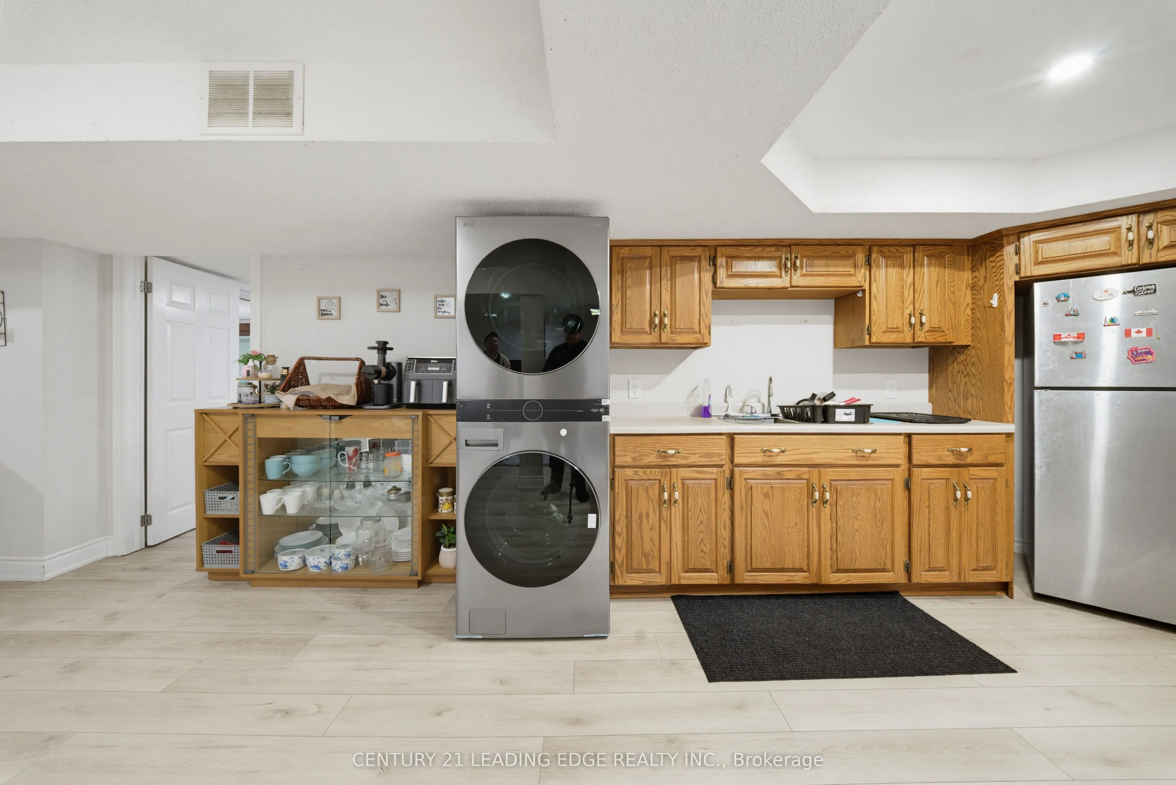 2353 Wildwood Crescent