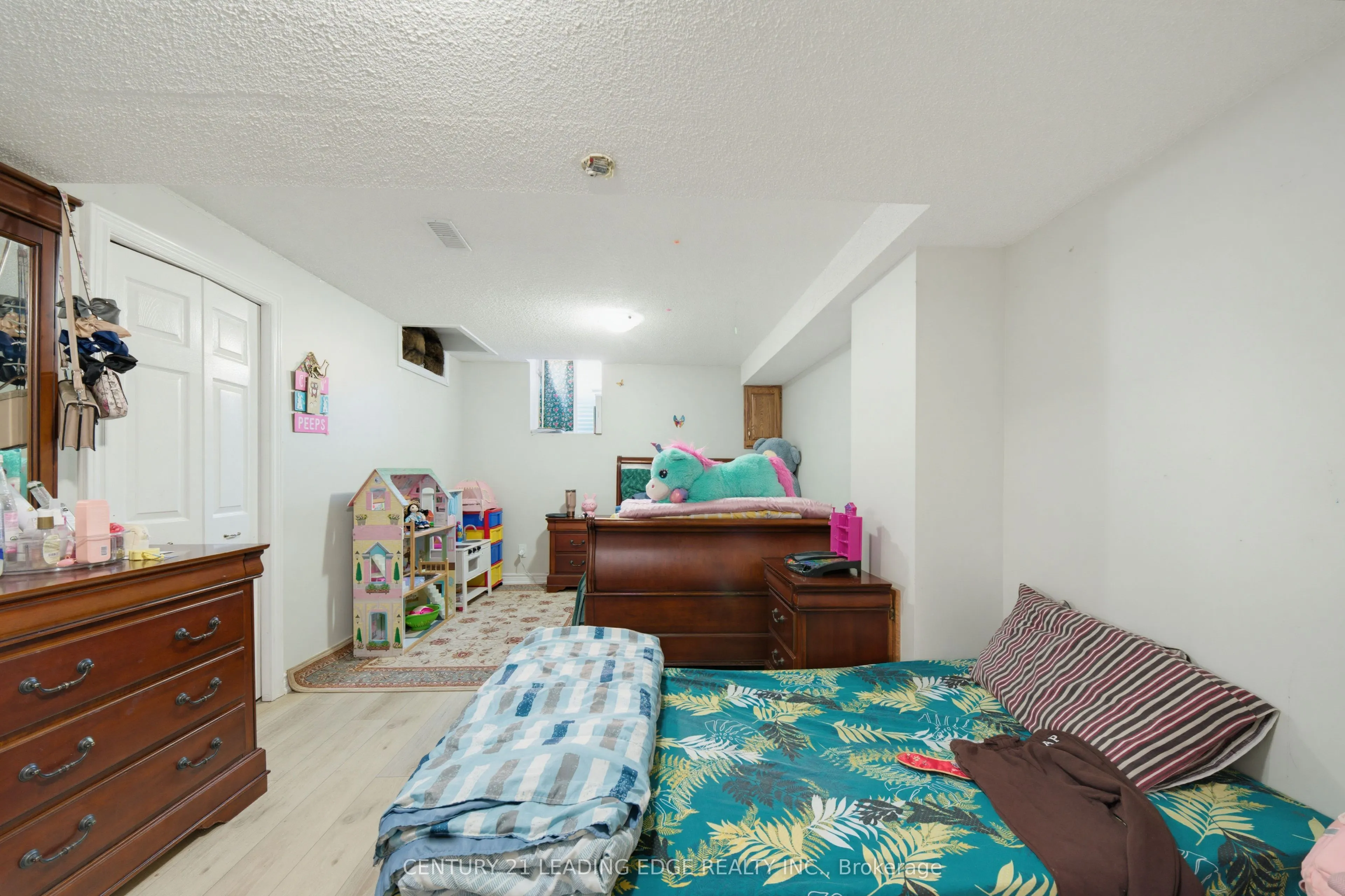 2353 Wildwood Crescent