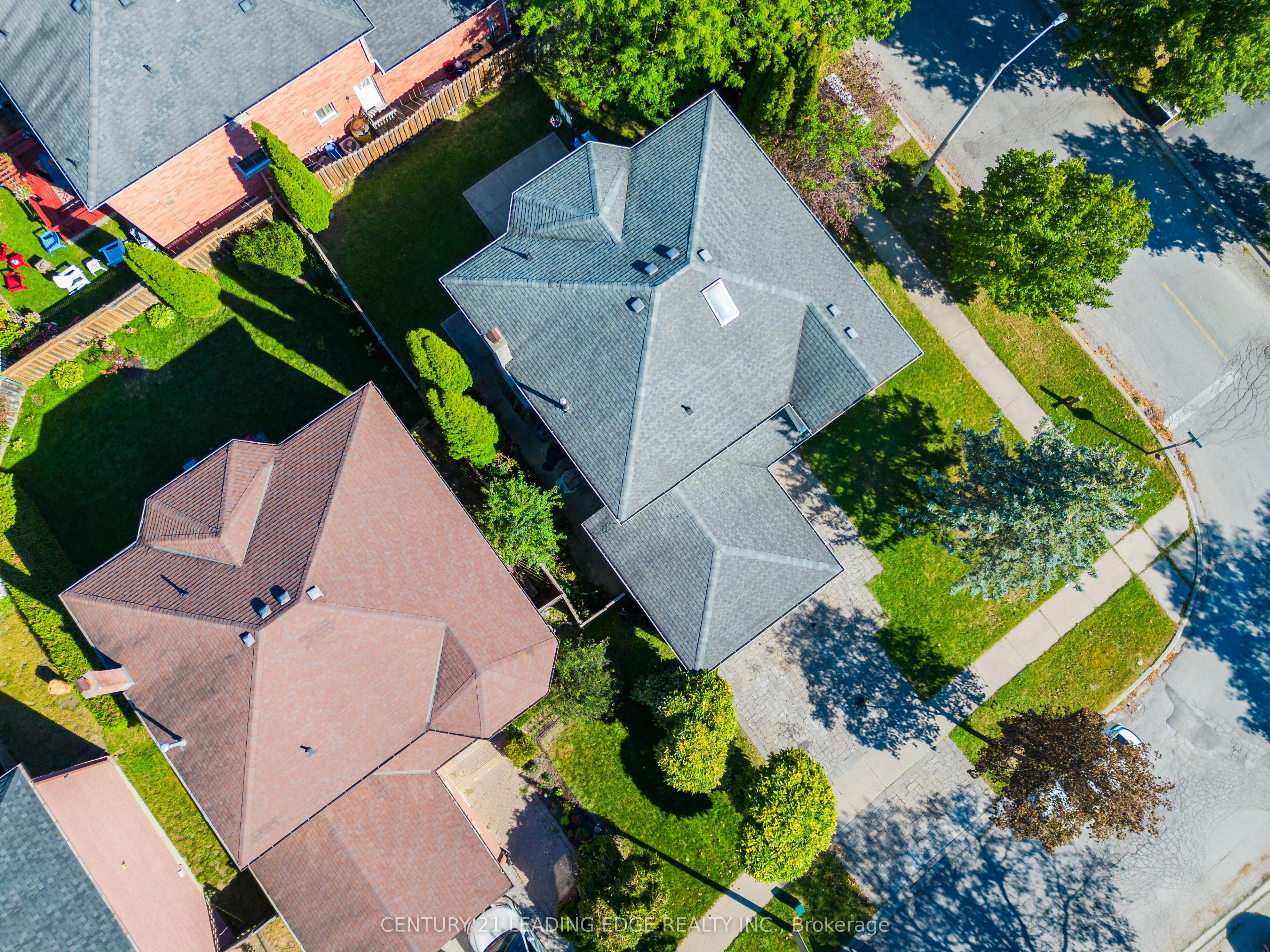 2353 Wildwood Crescent