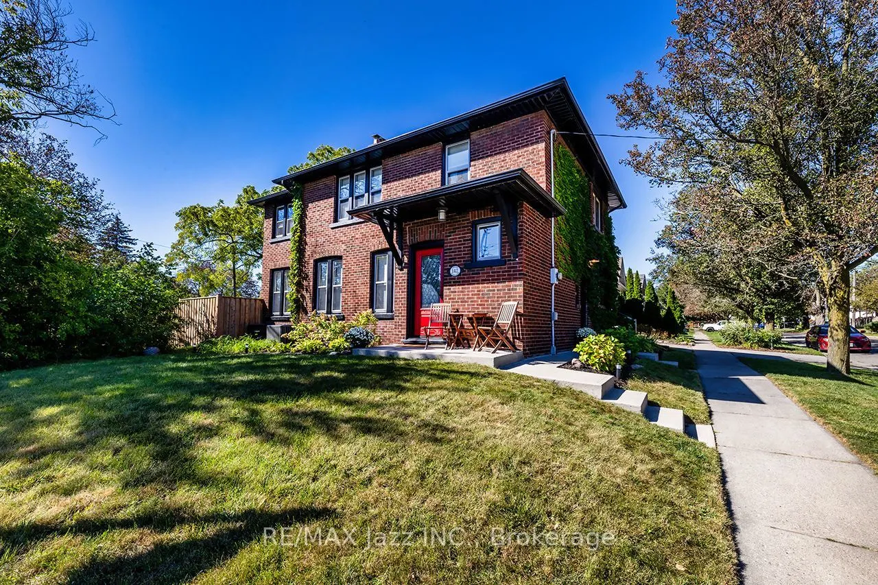 142 Adelaide Avenue W
