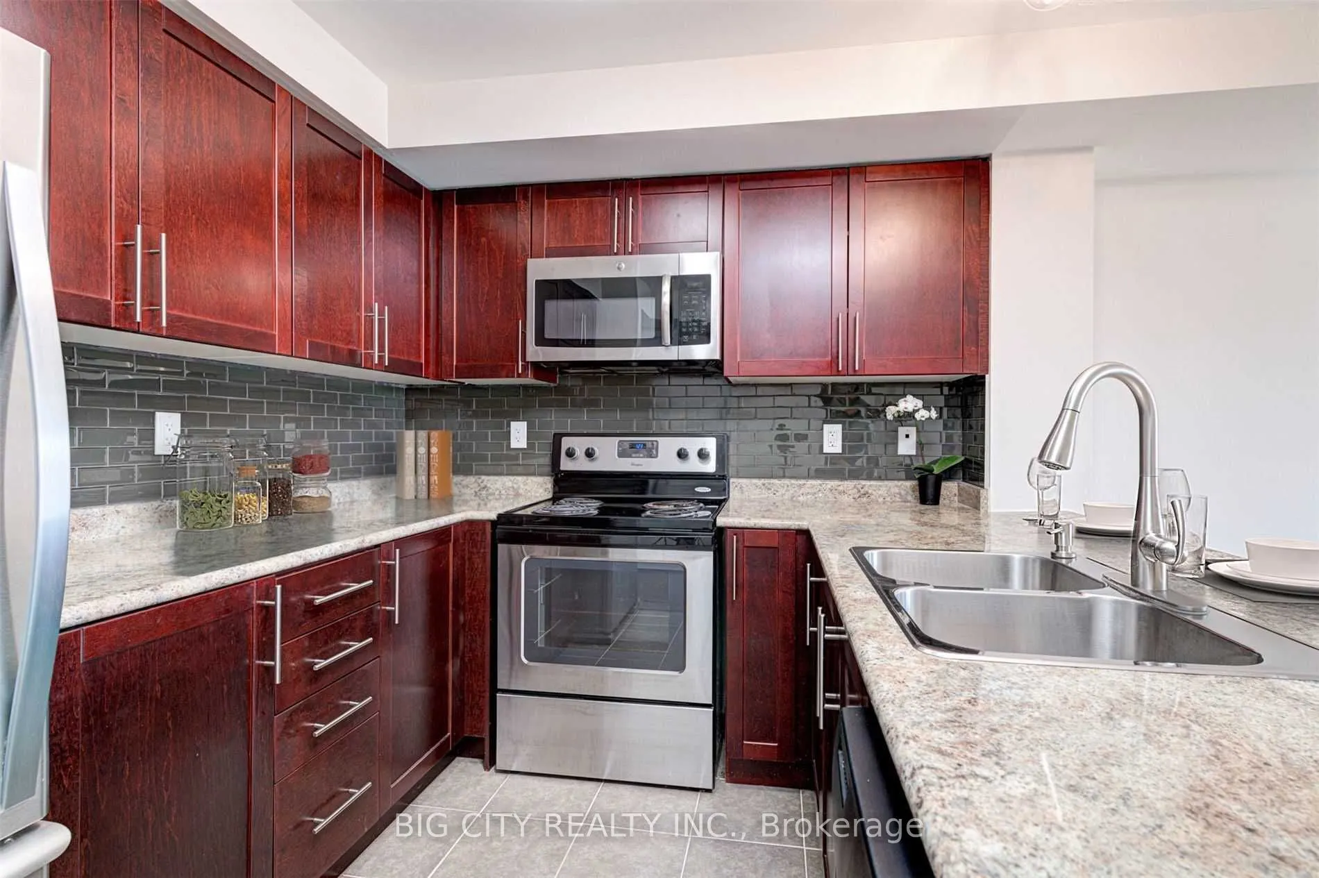182 Kingston Road W #22