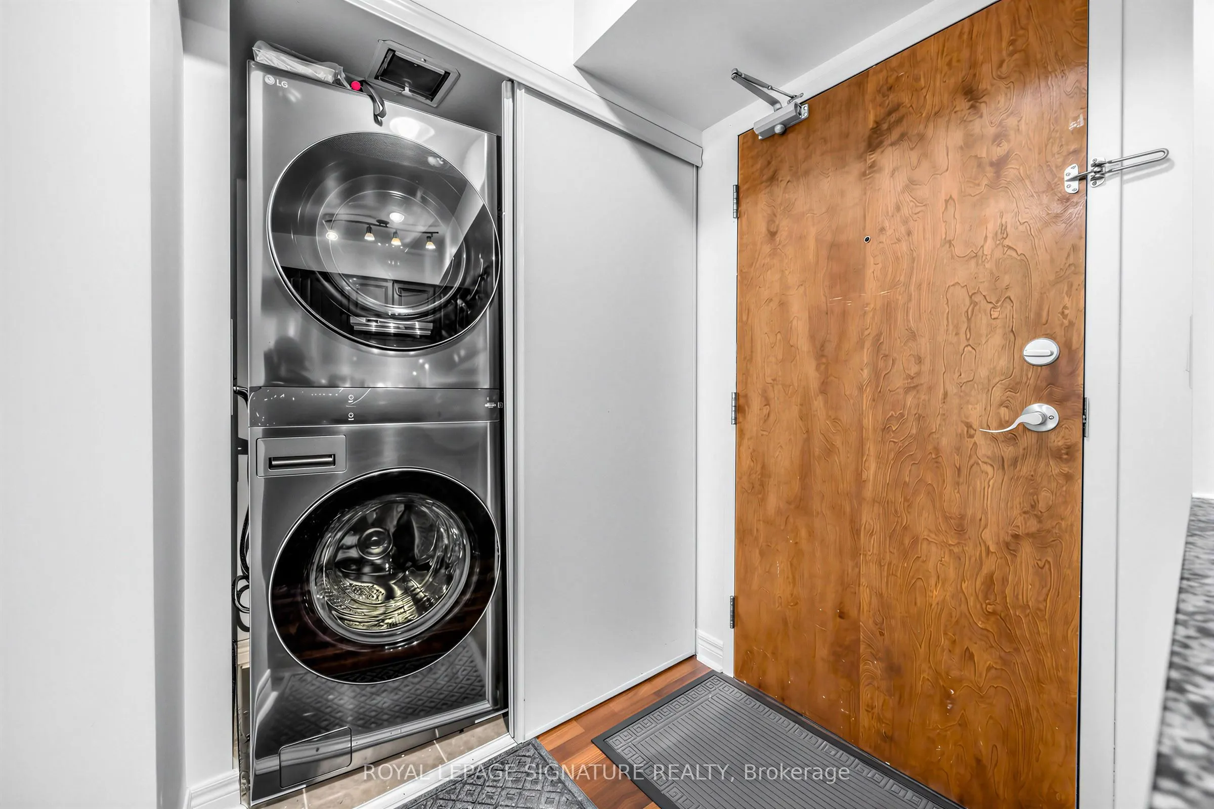 60 Fairfax Crescent #322