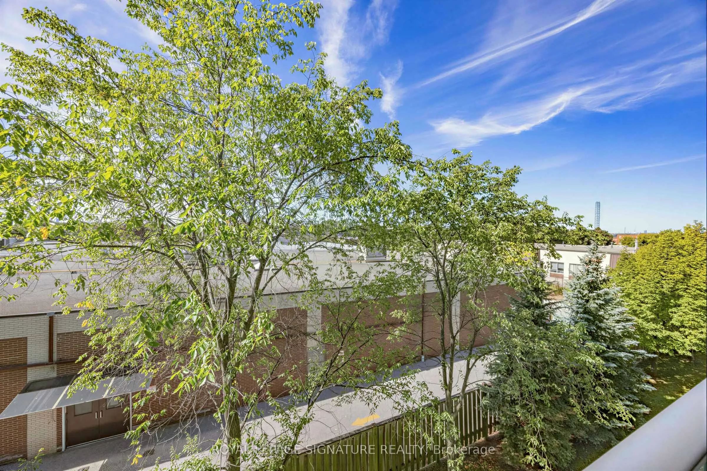 60 Fairfax Crescent #322