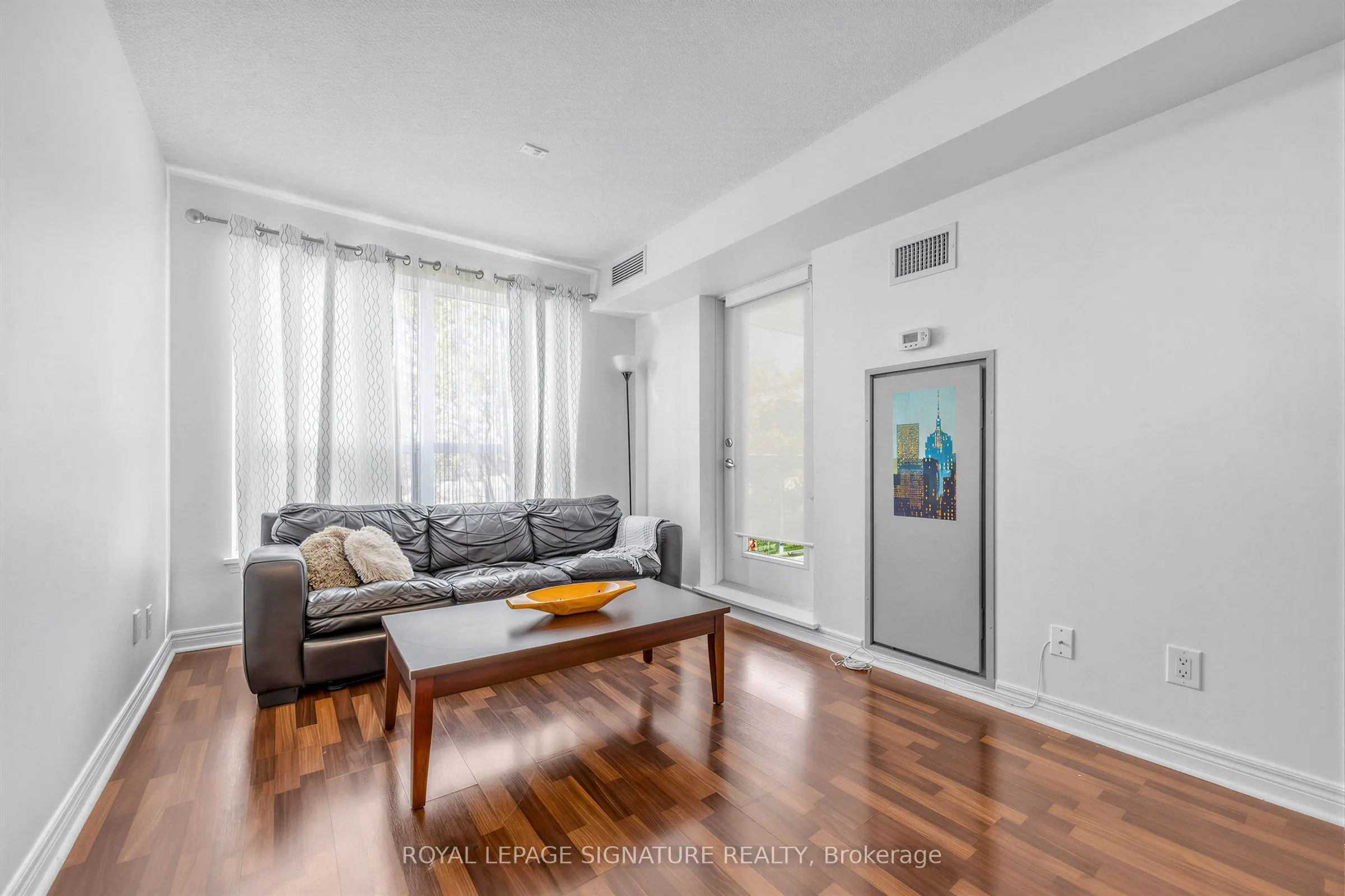 60 Fairfax Crescent #322