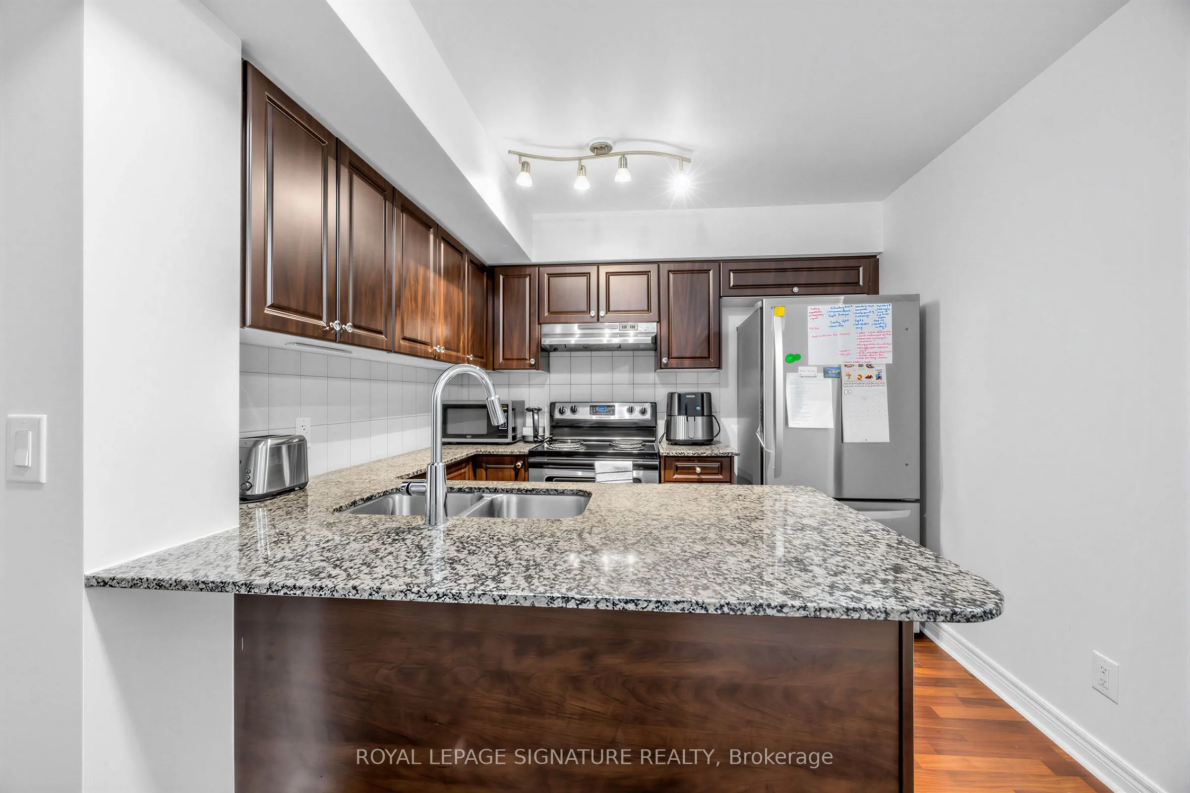 60 Fairfax Crescent #322