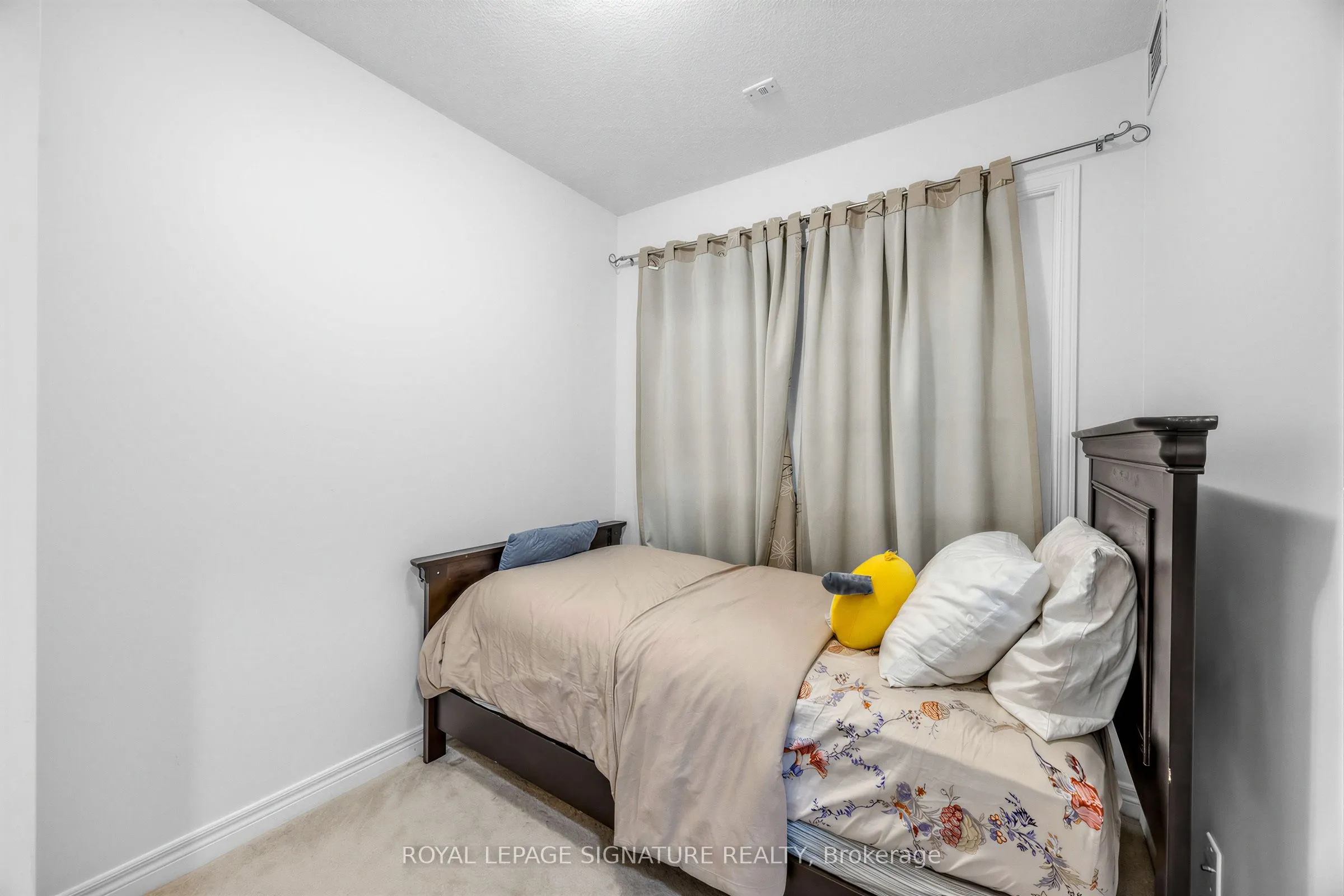 60 Fairfax Crescent #322