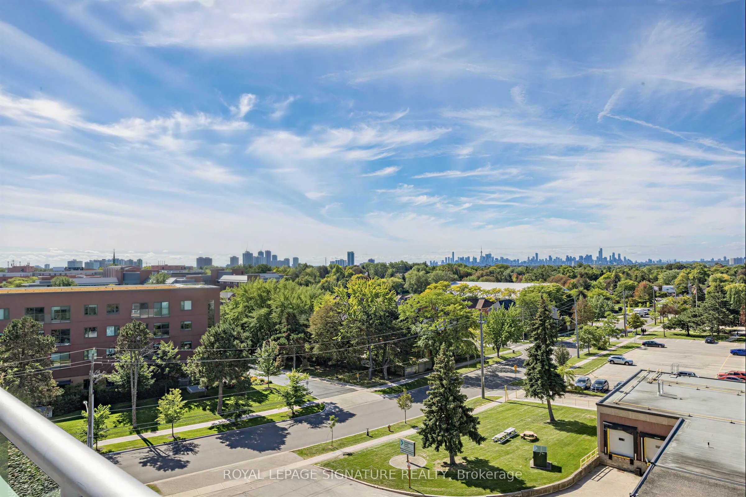 60 Fairfax Crescent #322