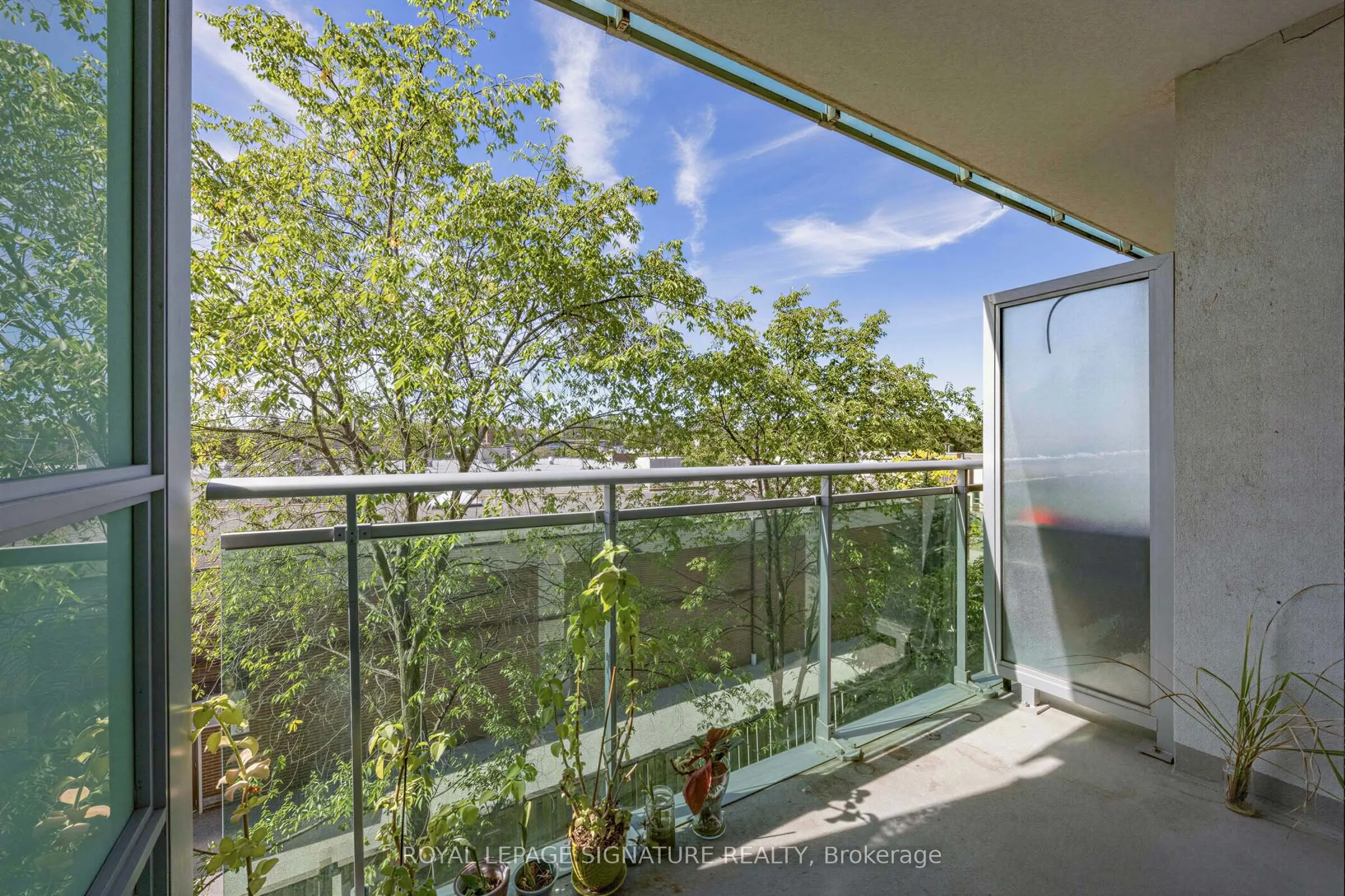 60 Fairfax Crescent #322