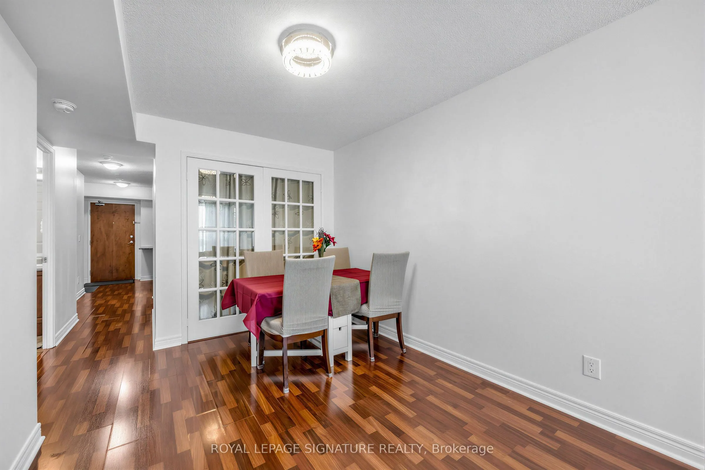 60 Fairfax Crescent #322