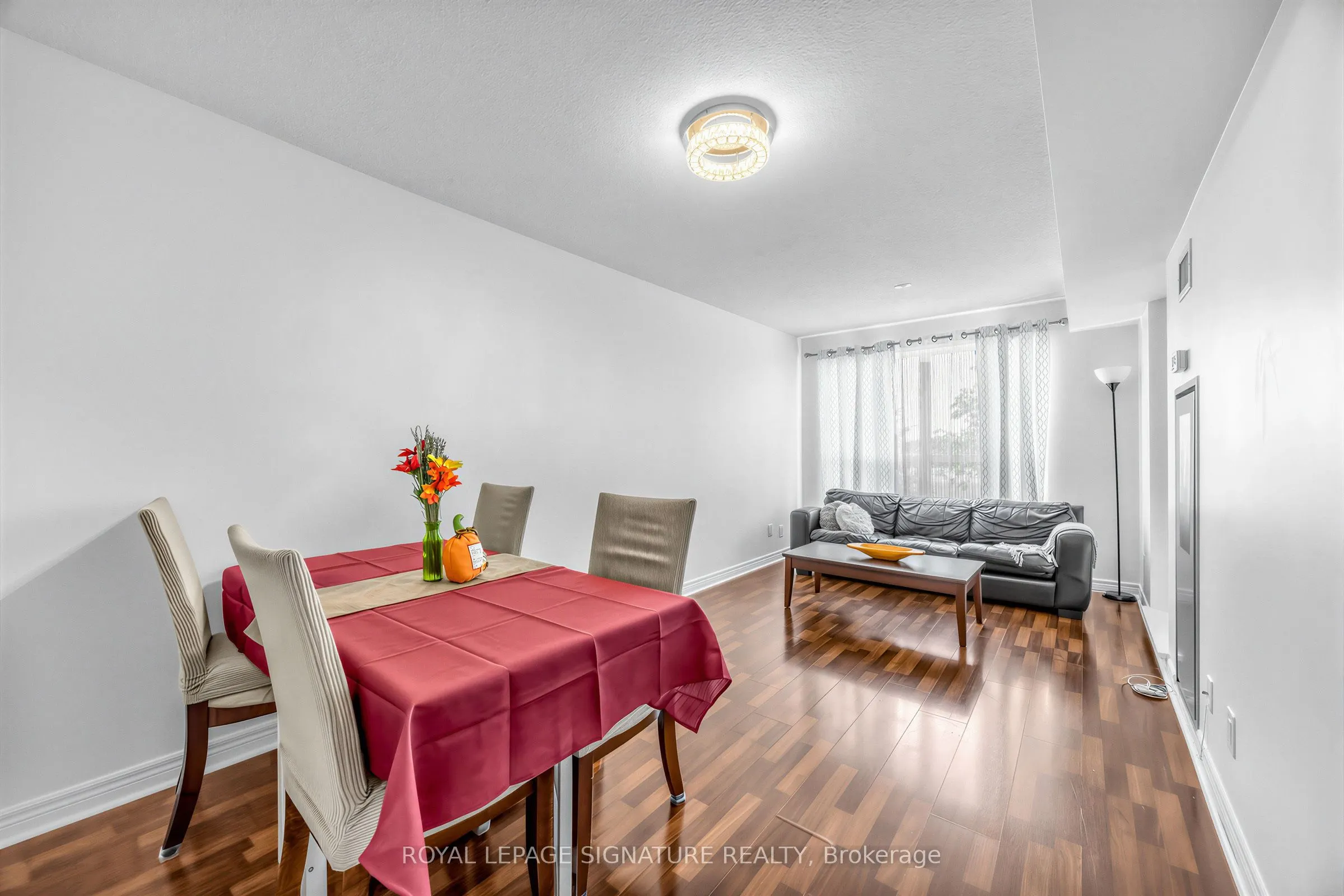 60 Fairfax Crescent #322