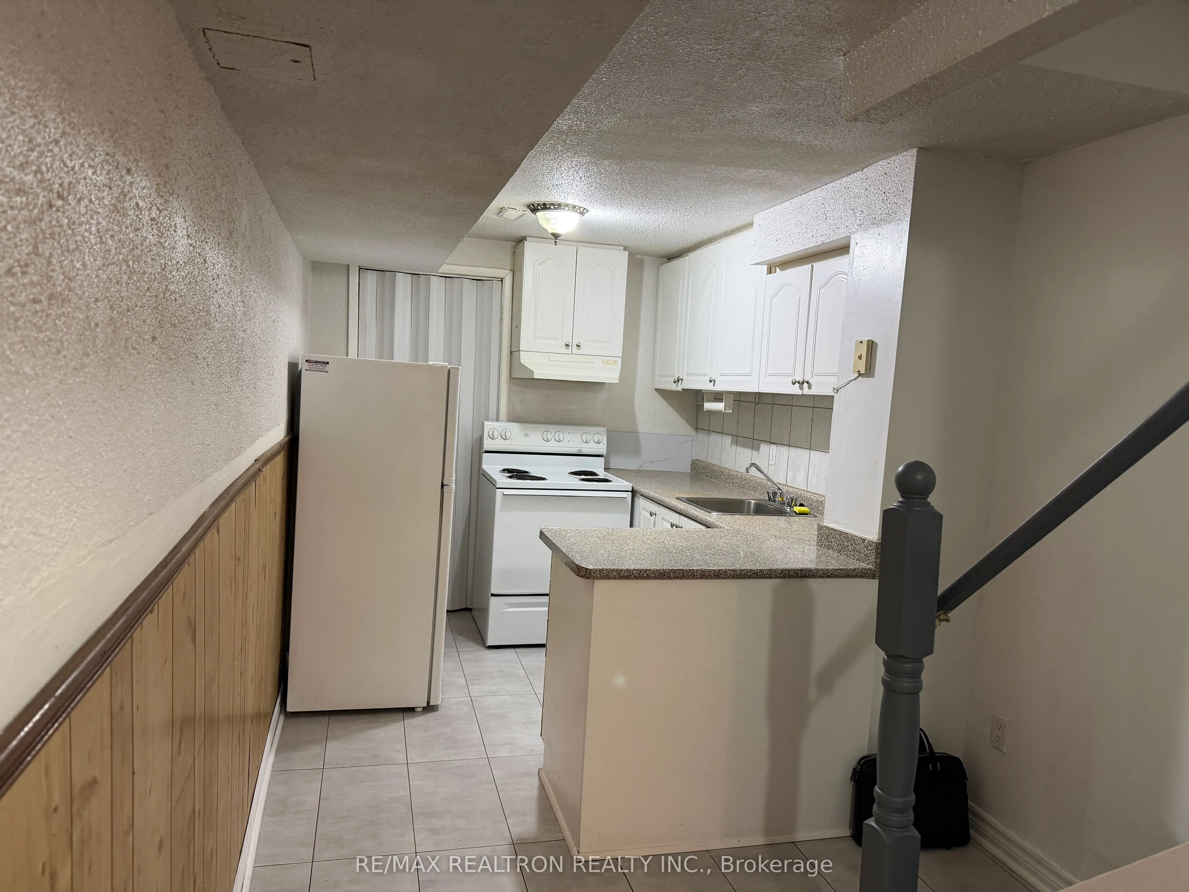33 Rainbow Ridge Avenue