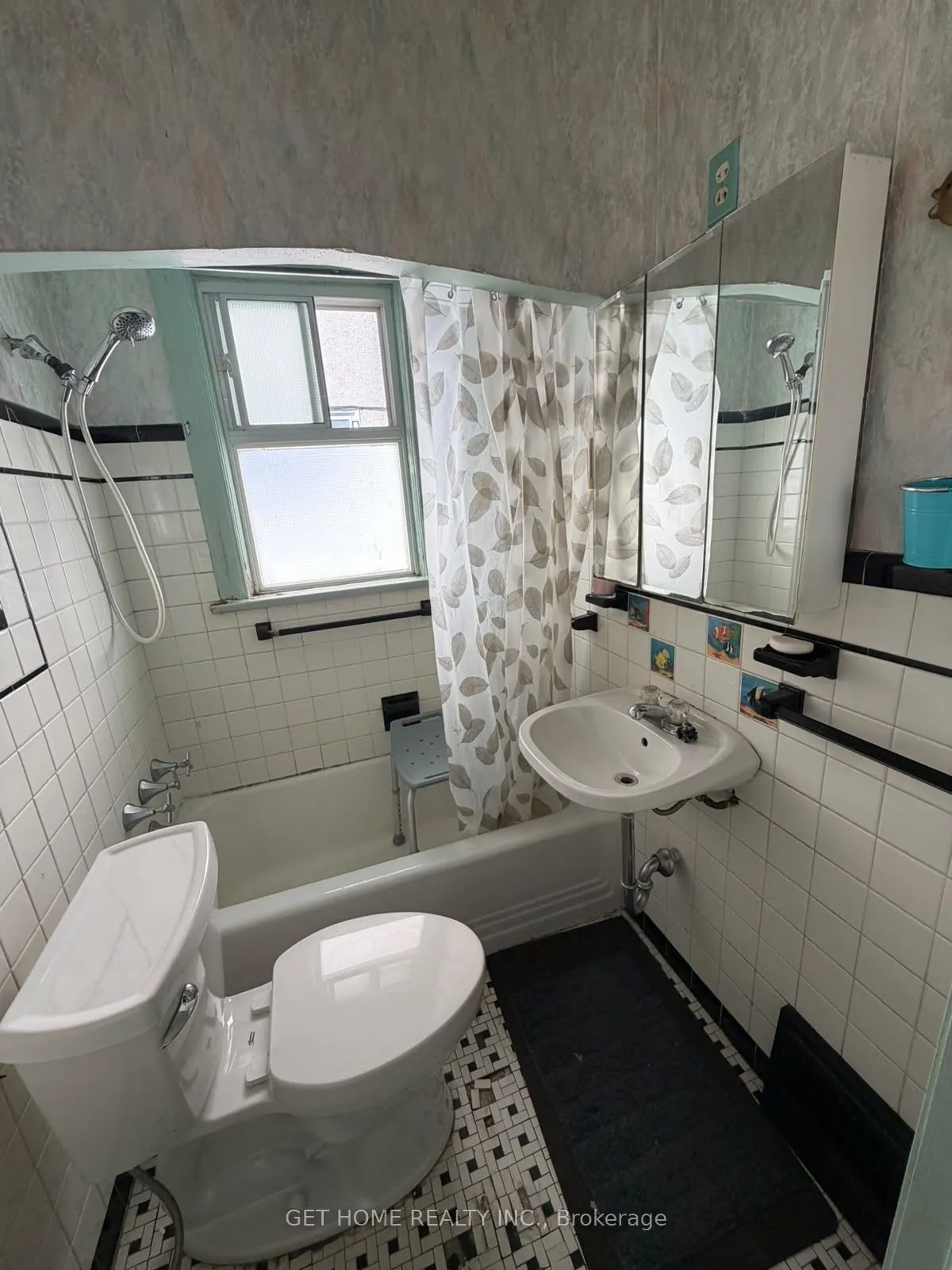 44 St Hubert Avenue #Upper