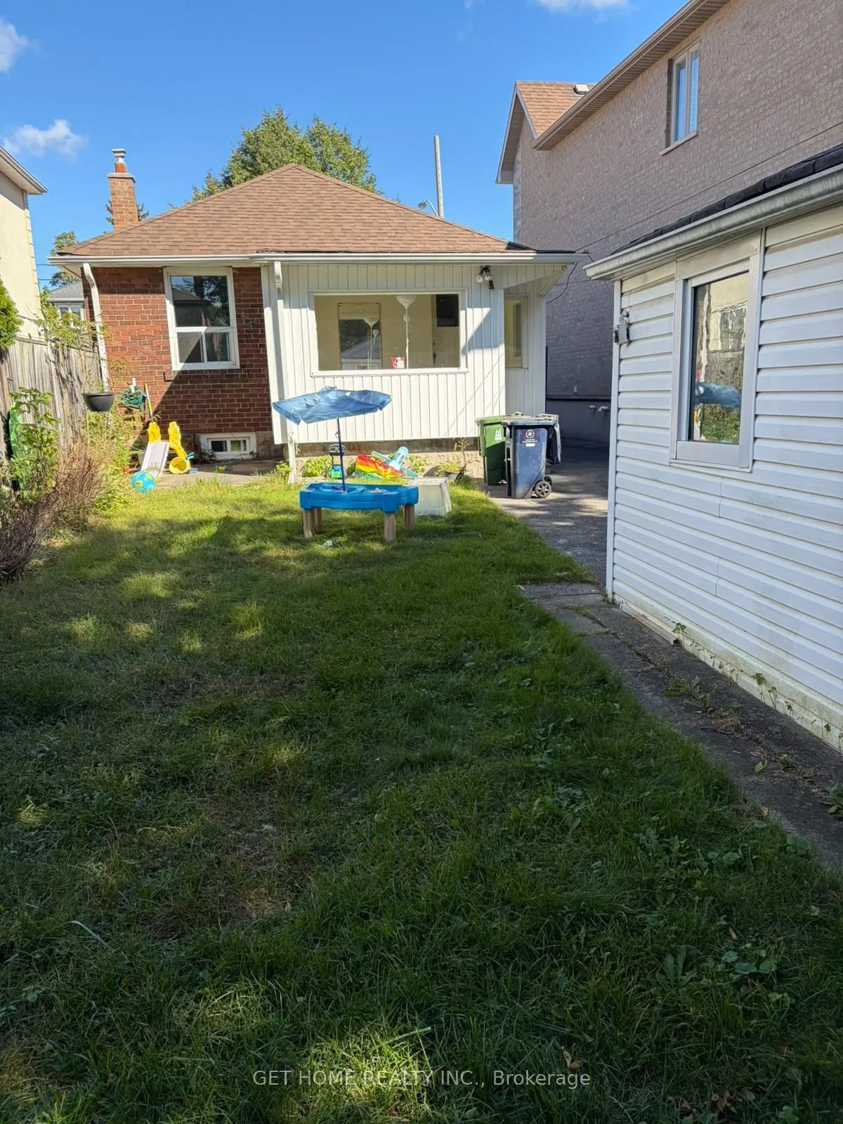 44 St Hubert Avenue #Upper