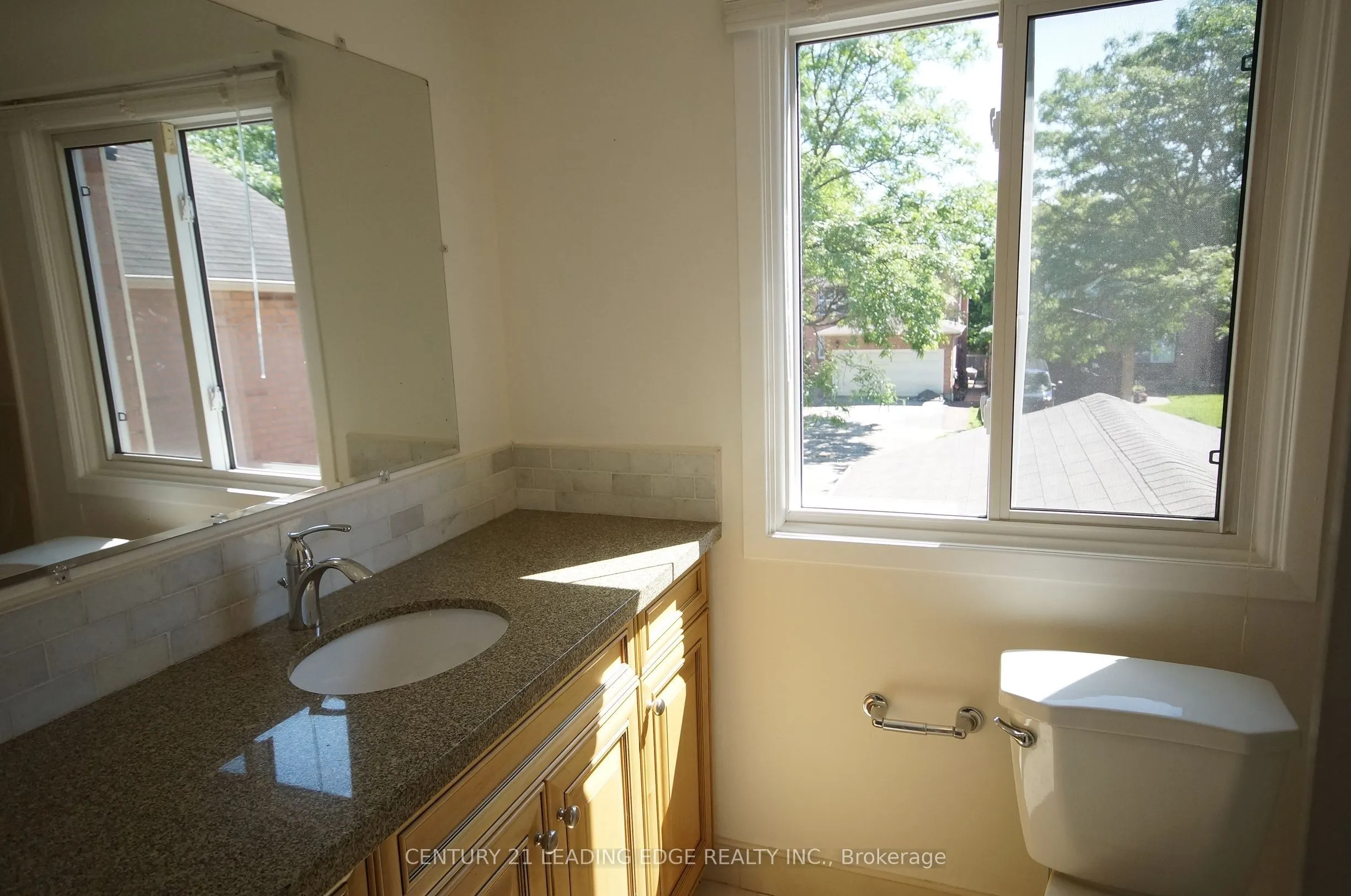 62 Daniels Crescent #UPPER