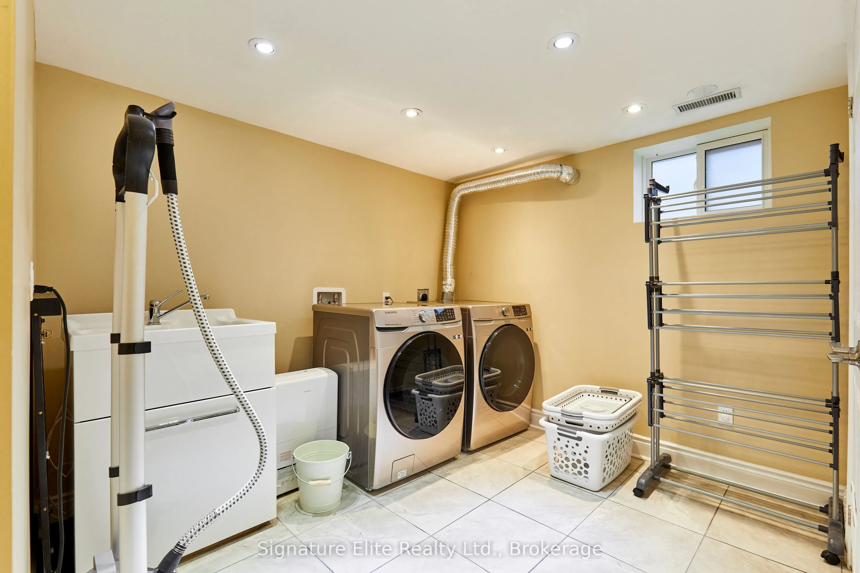 3 Kingsmere Crescent