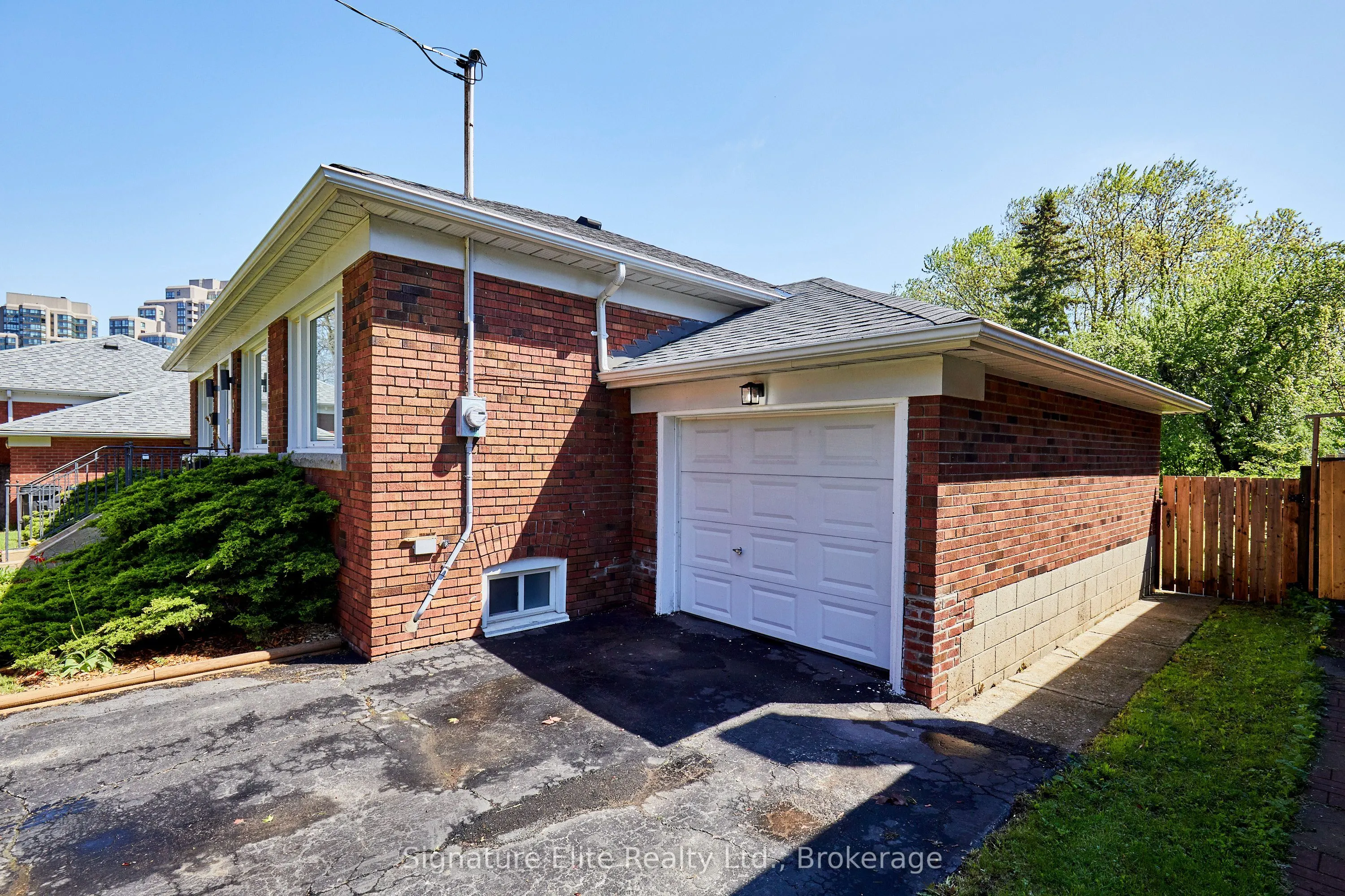 3 Kingsmere Crescent