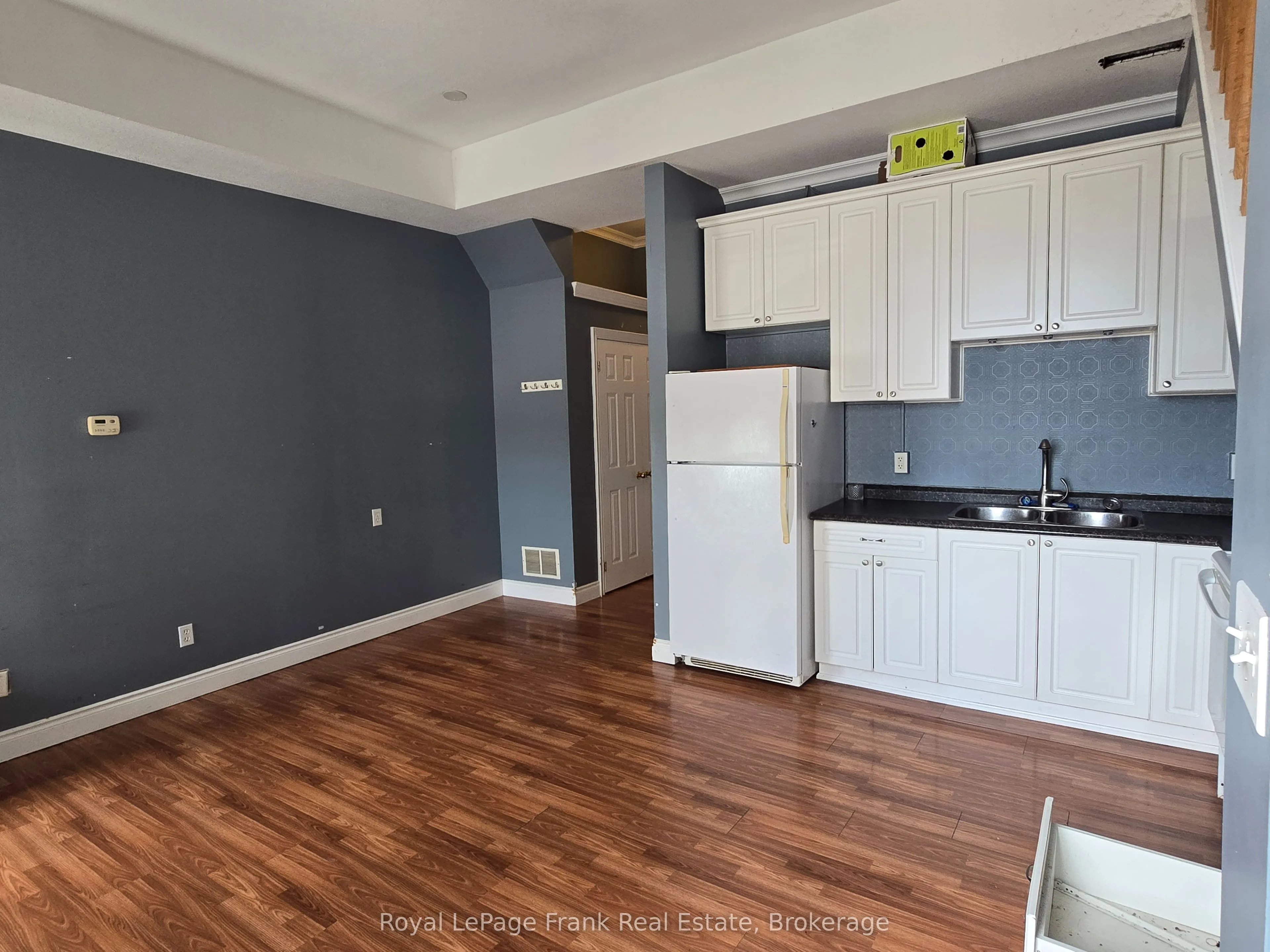 54 King Street E #207