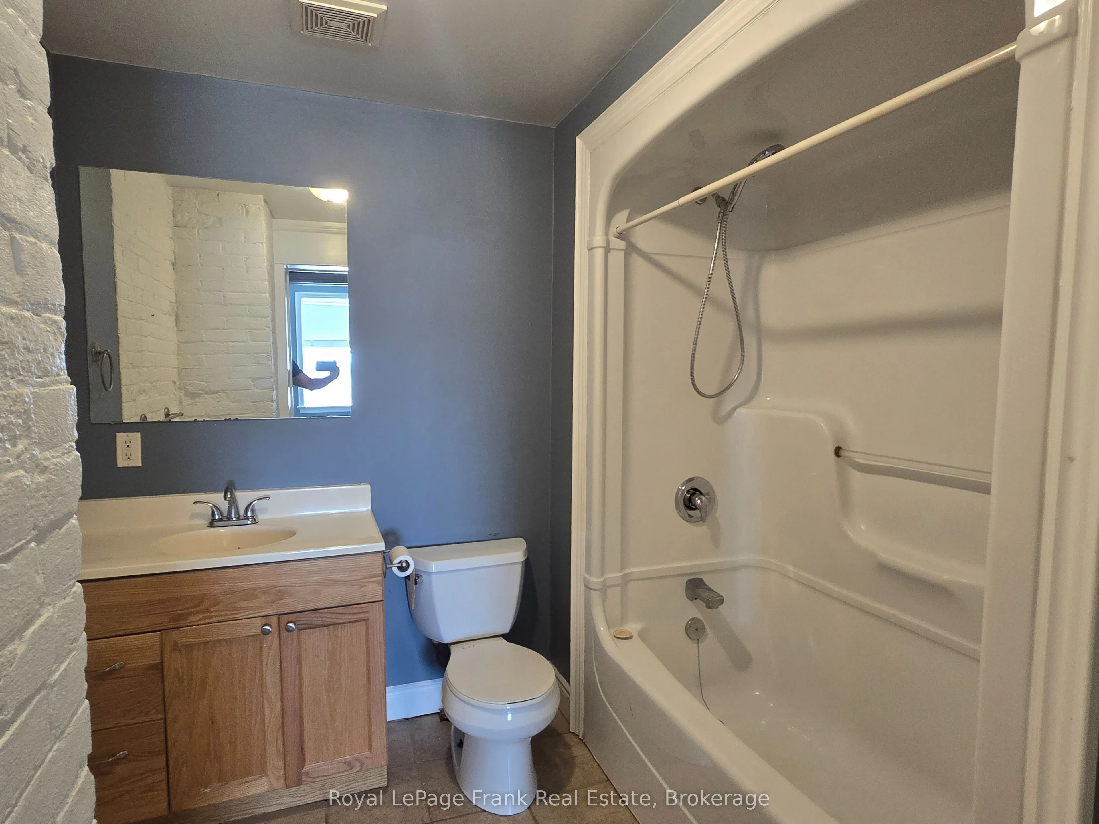 54 King Street E #207