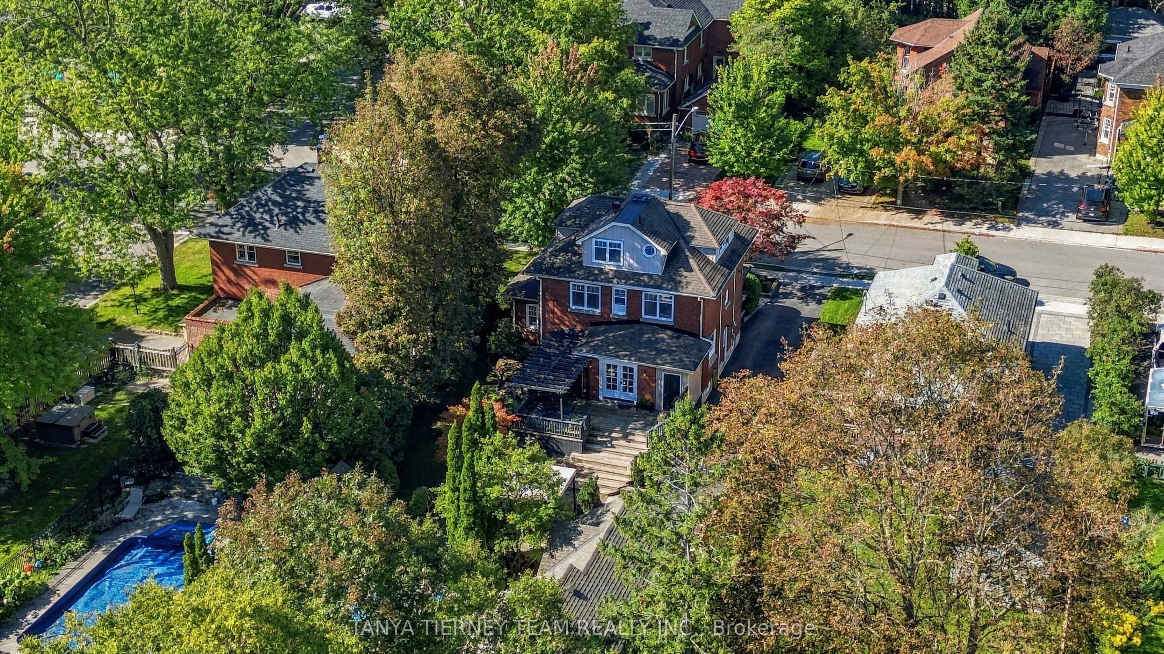 511 Centre Street S