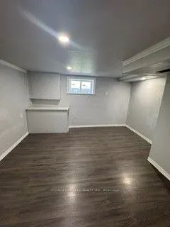 182 Bloor Street W