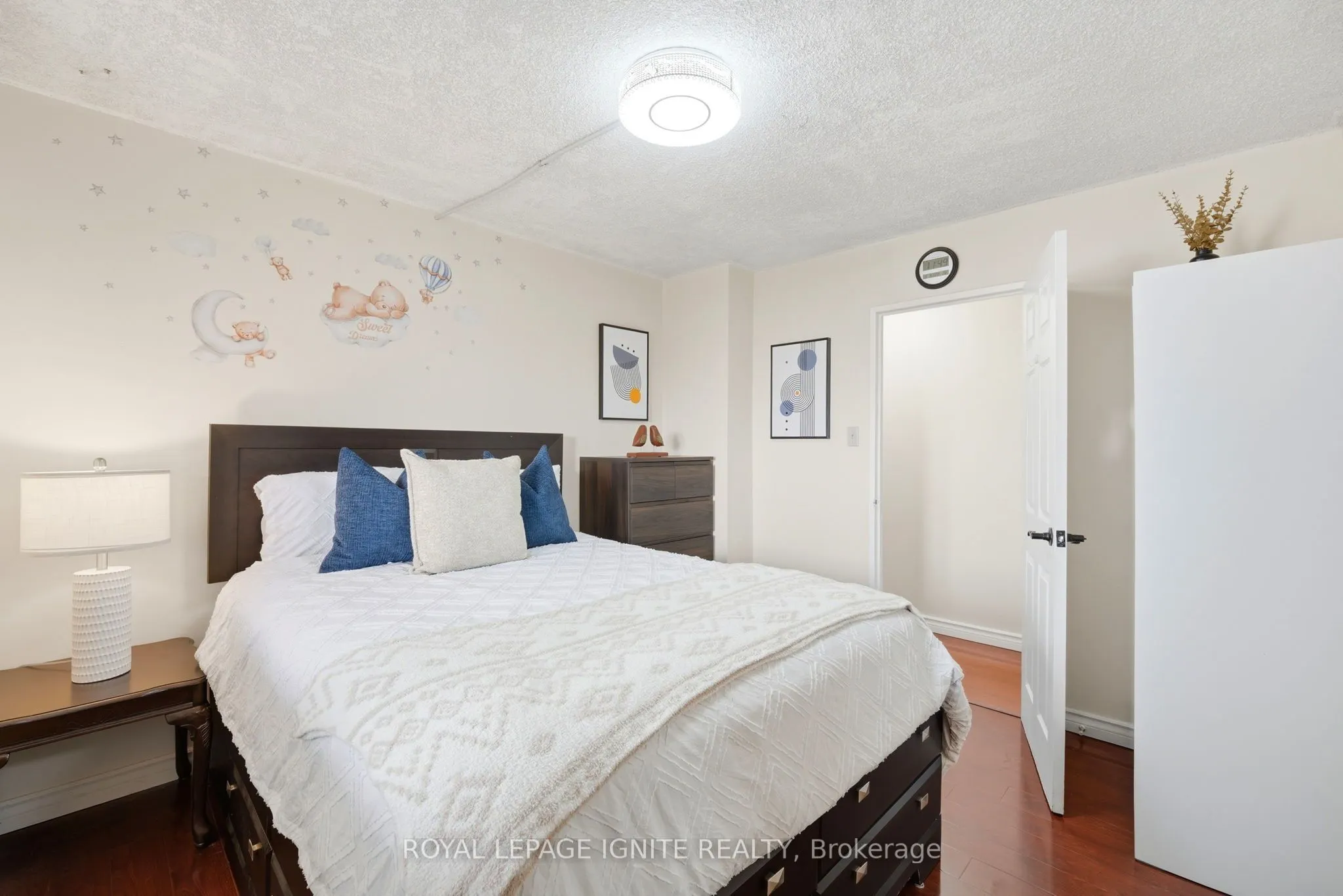 3380 Eglinton Avenue #903
