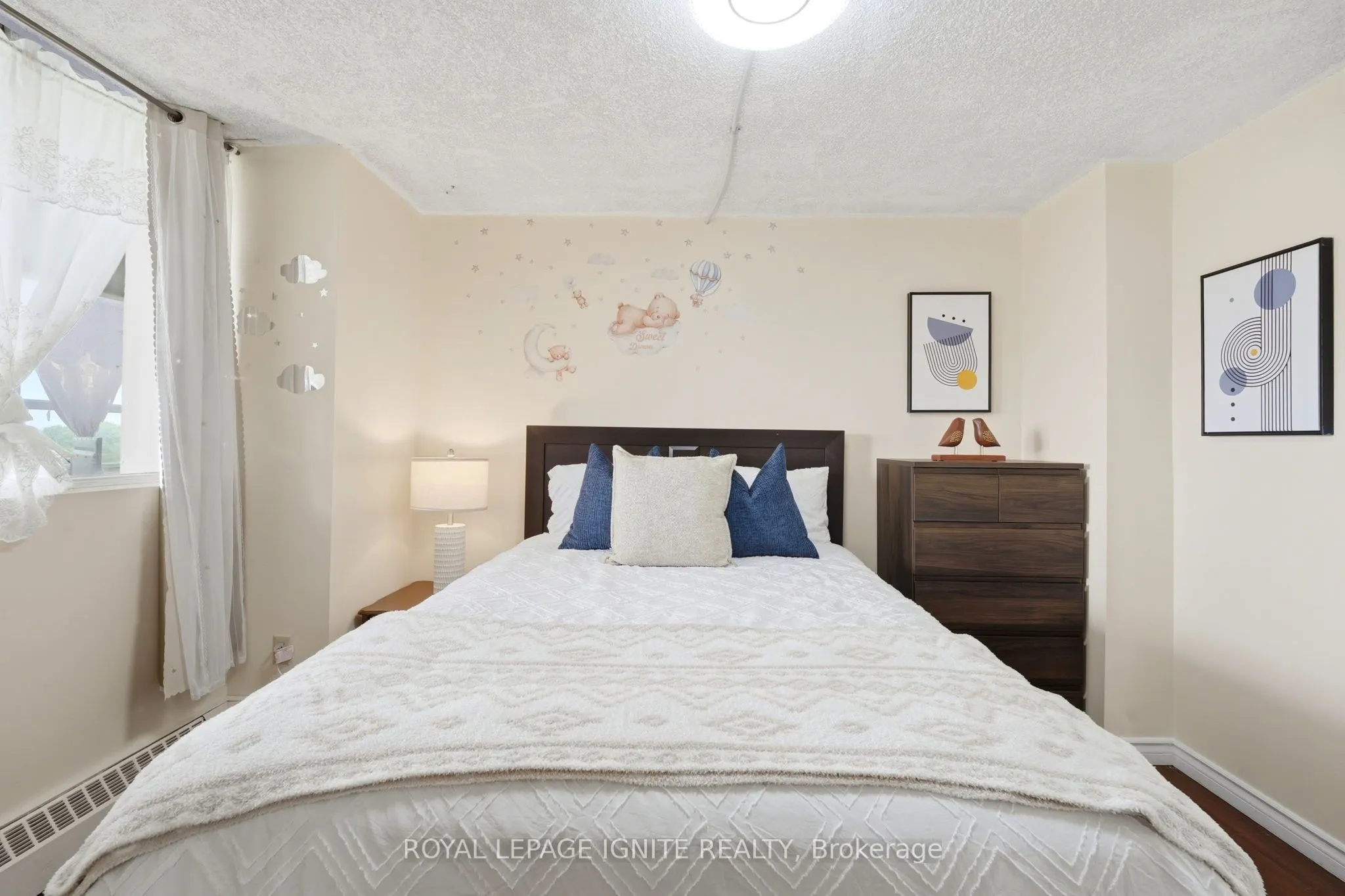 3380 Eglinton Avenue #903