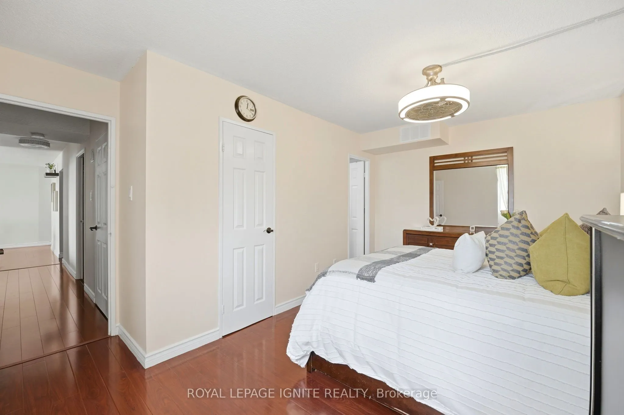 3380 Eglinton Avenue #903