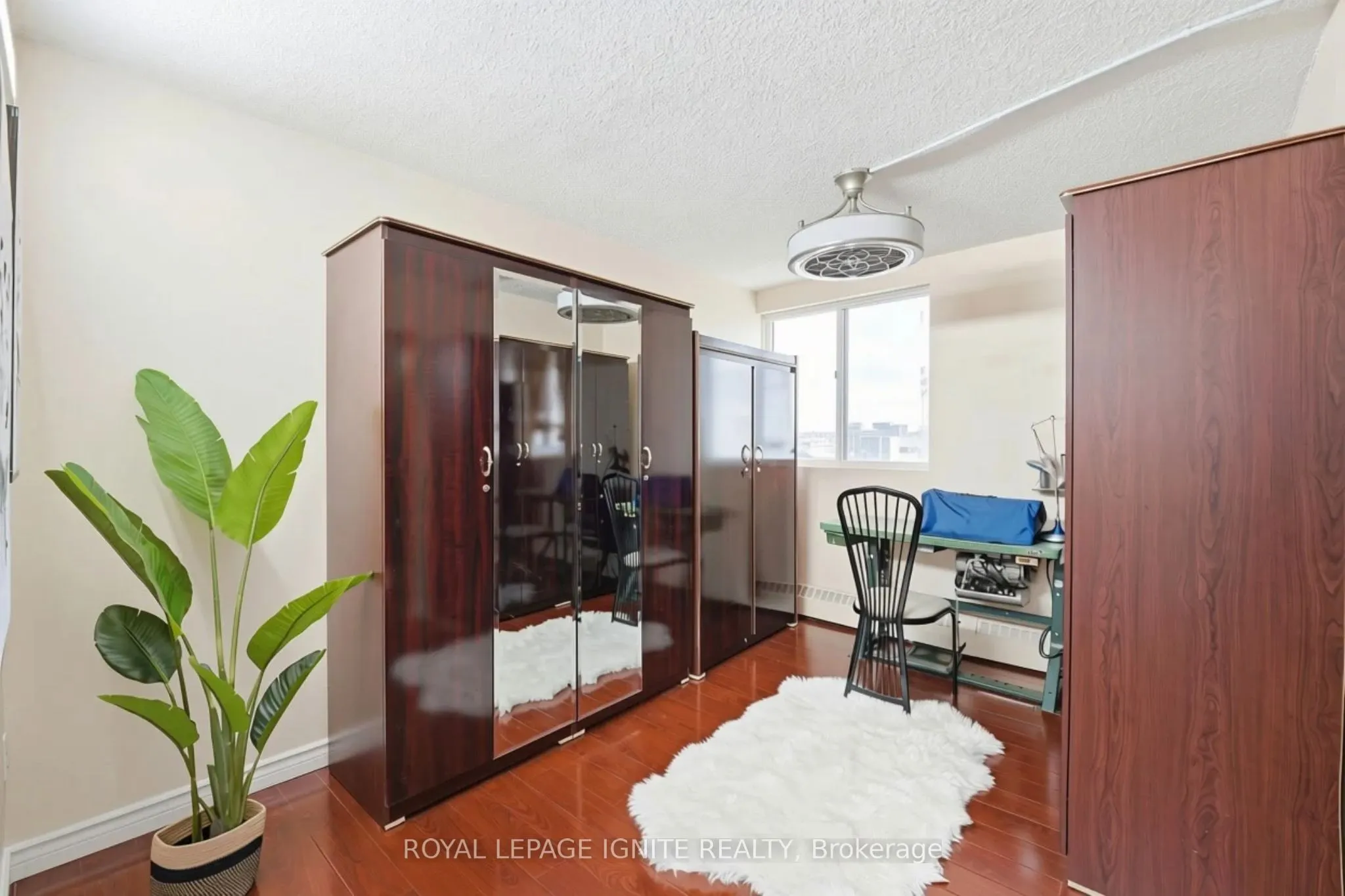 3380 Eglinton Avenue #903