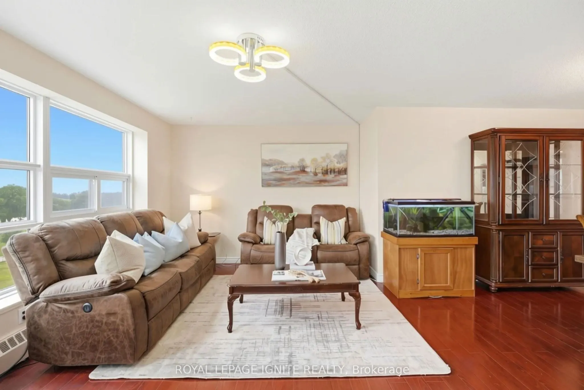 3380 Eglinton Avenue #903