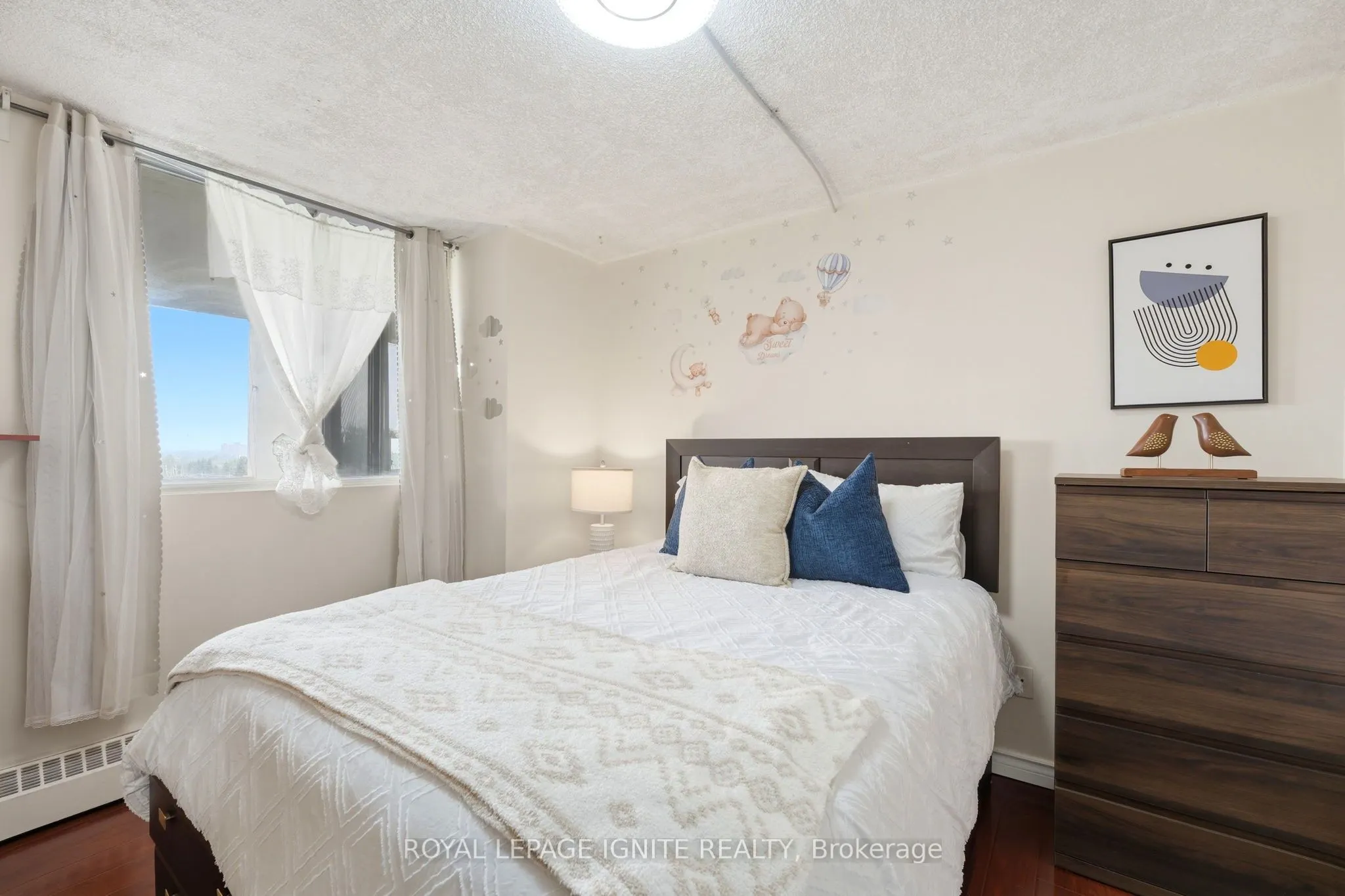 3380 Eglinton Avenue #903