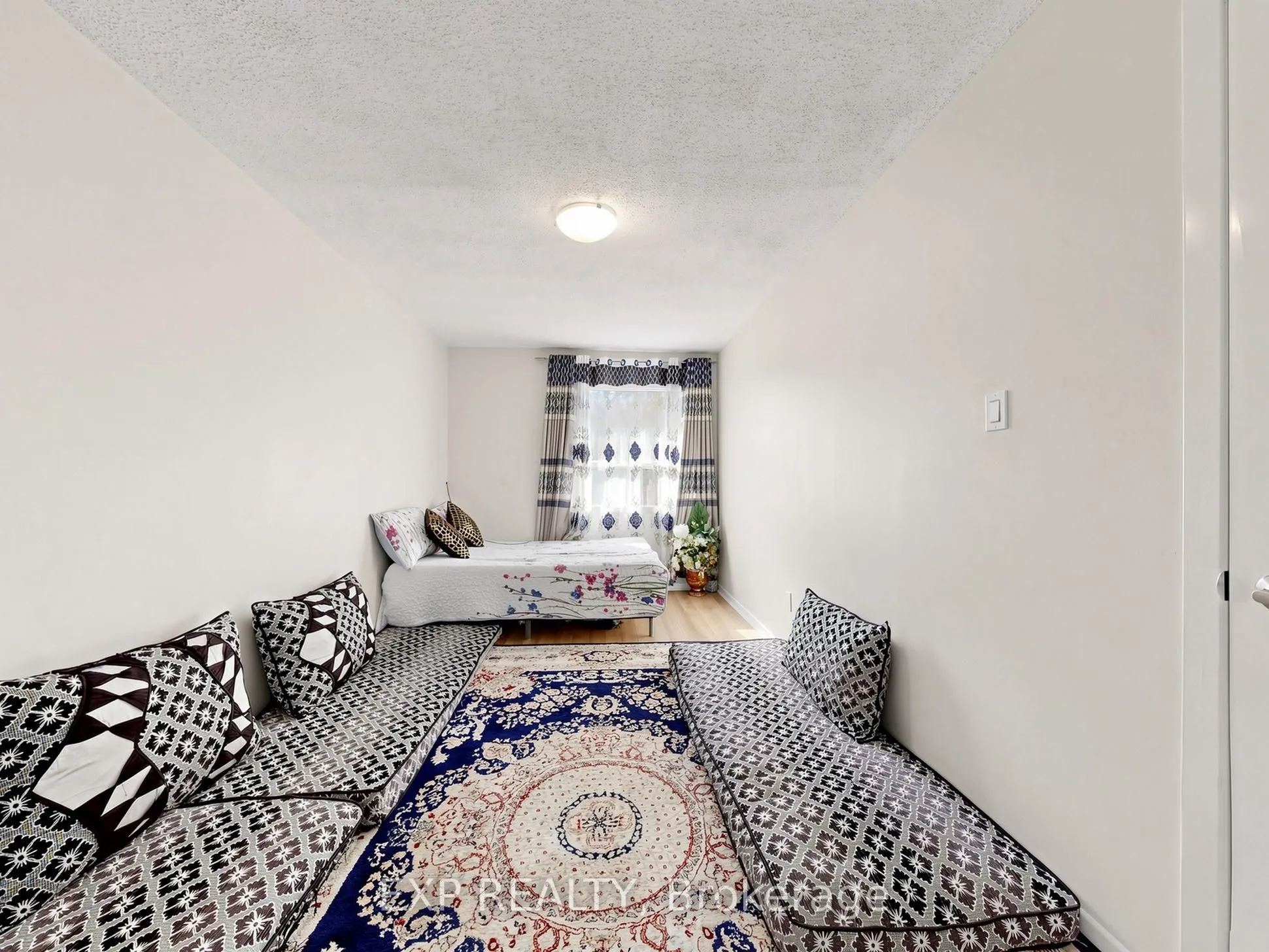 28 Longfellow Court