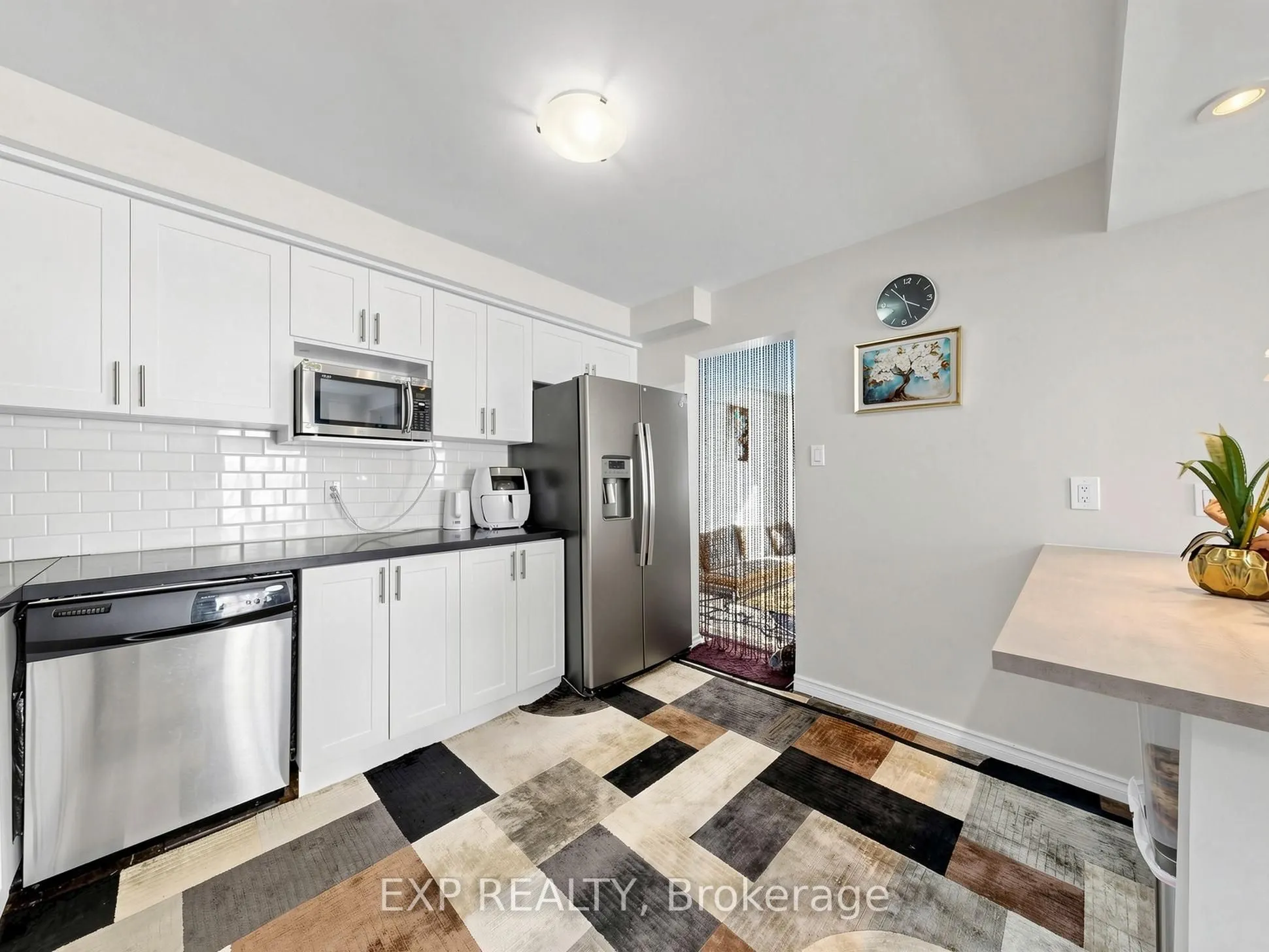 28 Longfellow Court