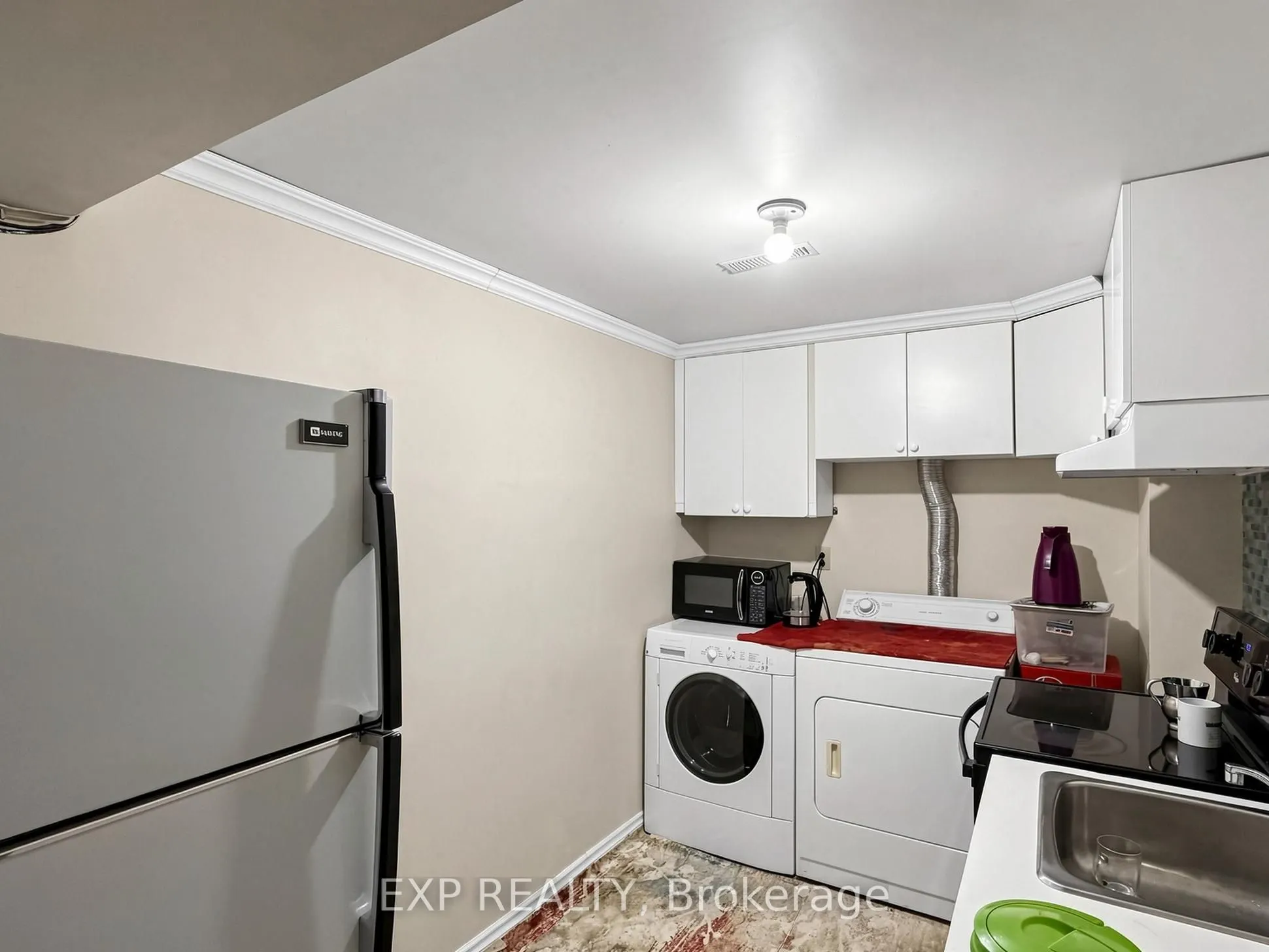 28 Longfellow Court