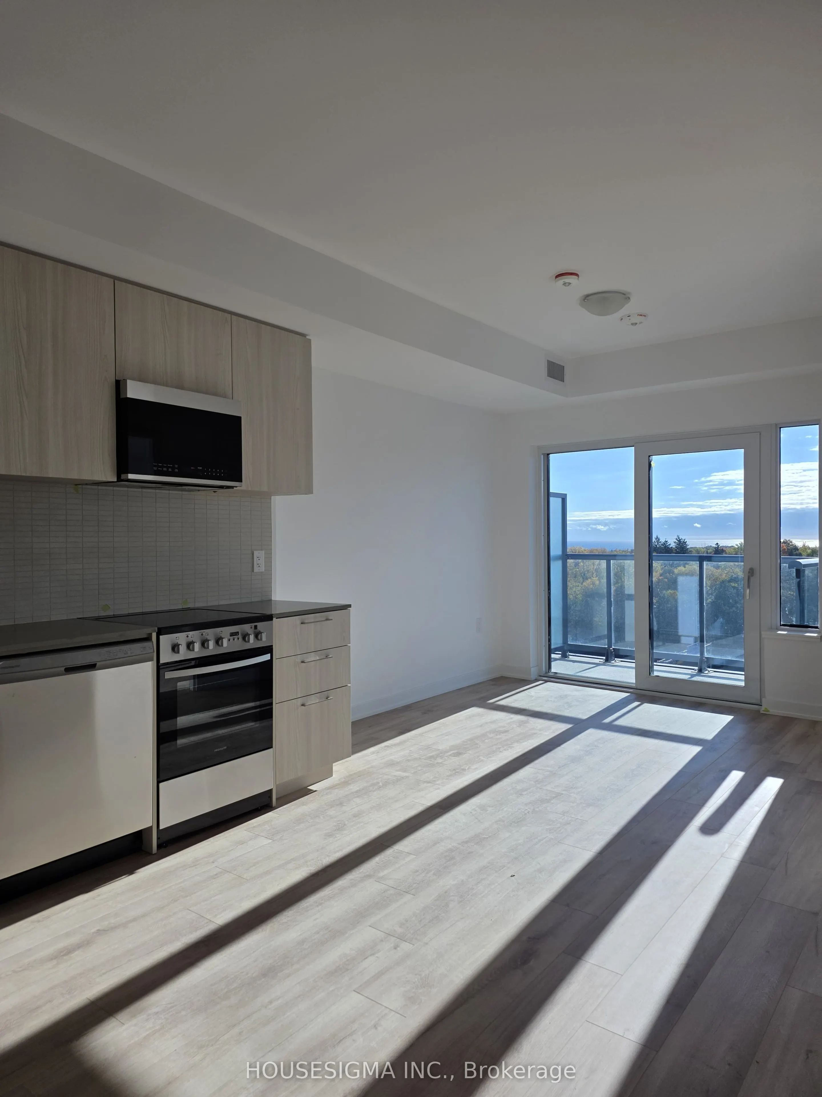 7439 Kingston Road E #608