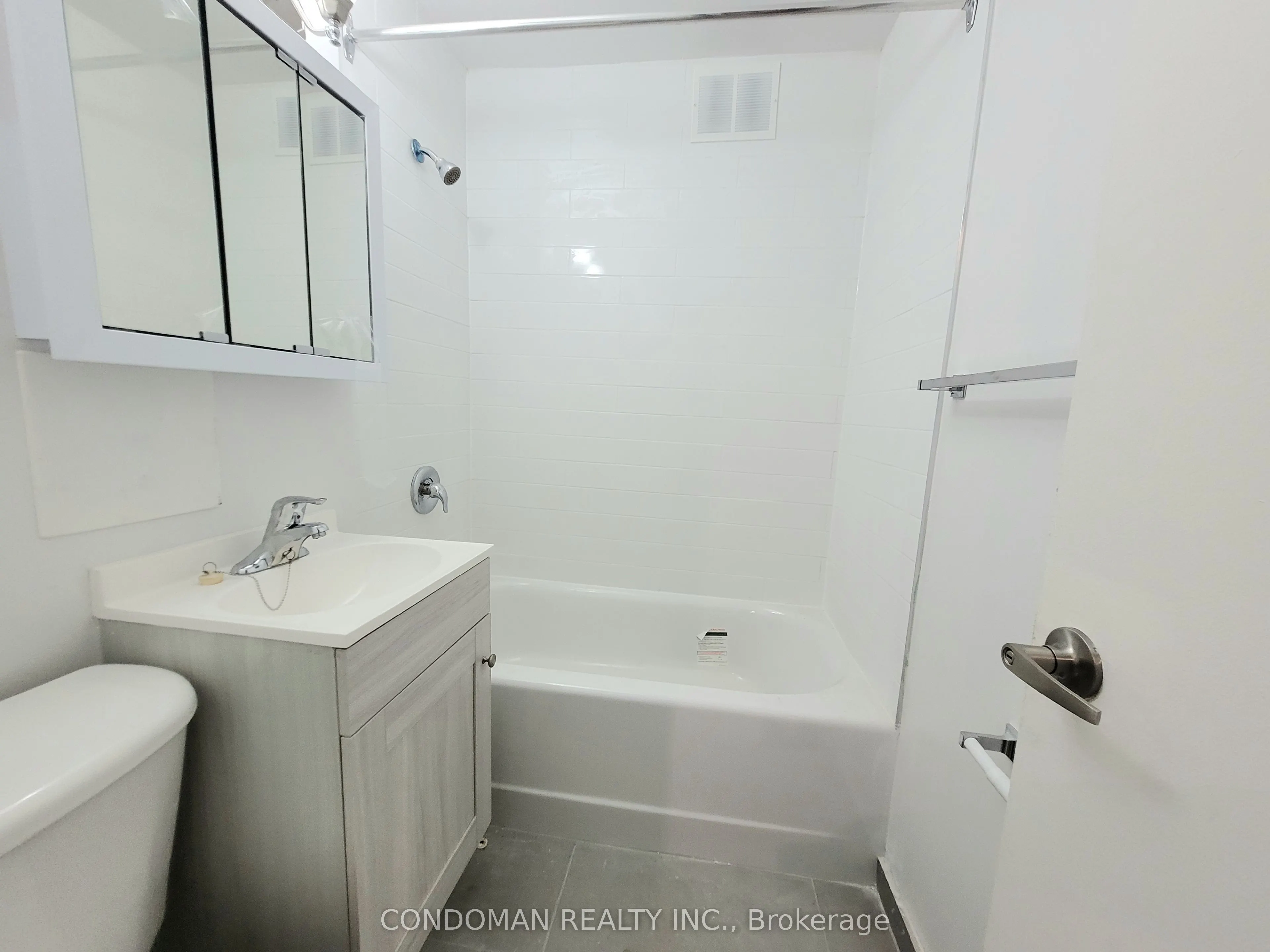 852 Broadview Avenue #105