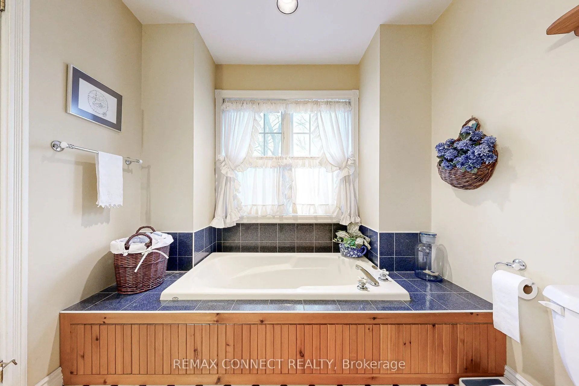 1436 Highbush Trail