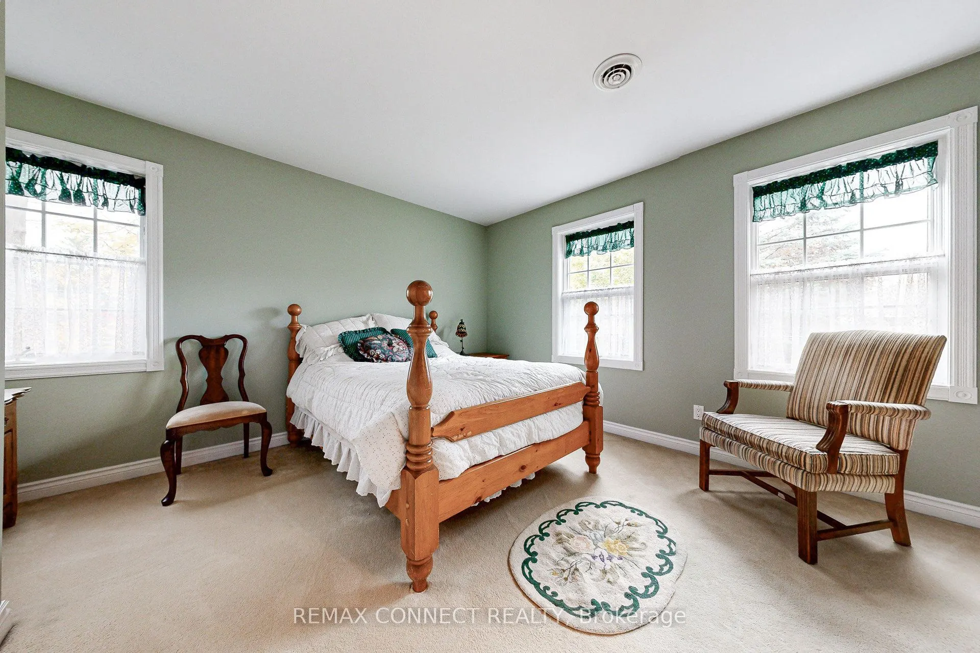 1436 Highbush Trail