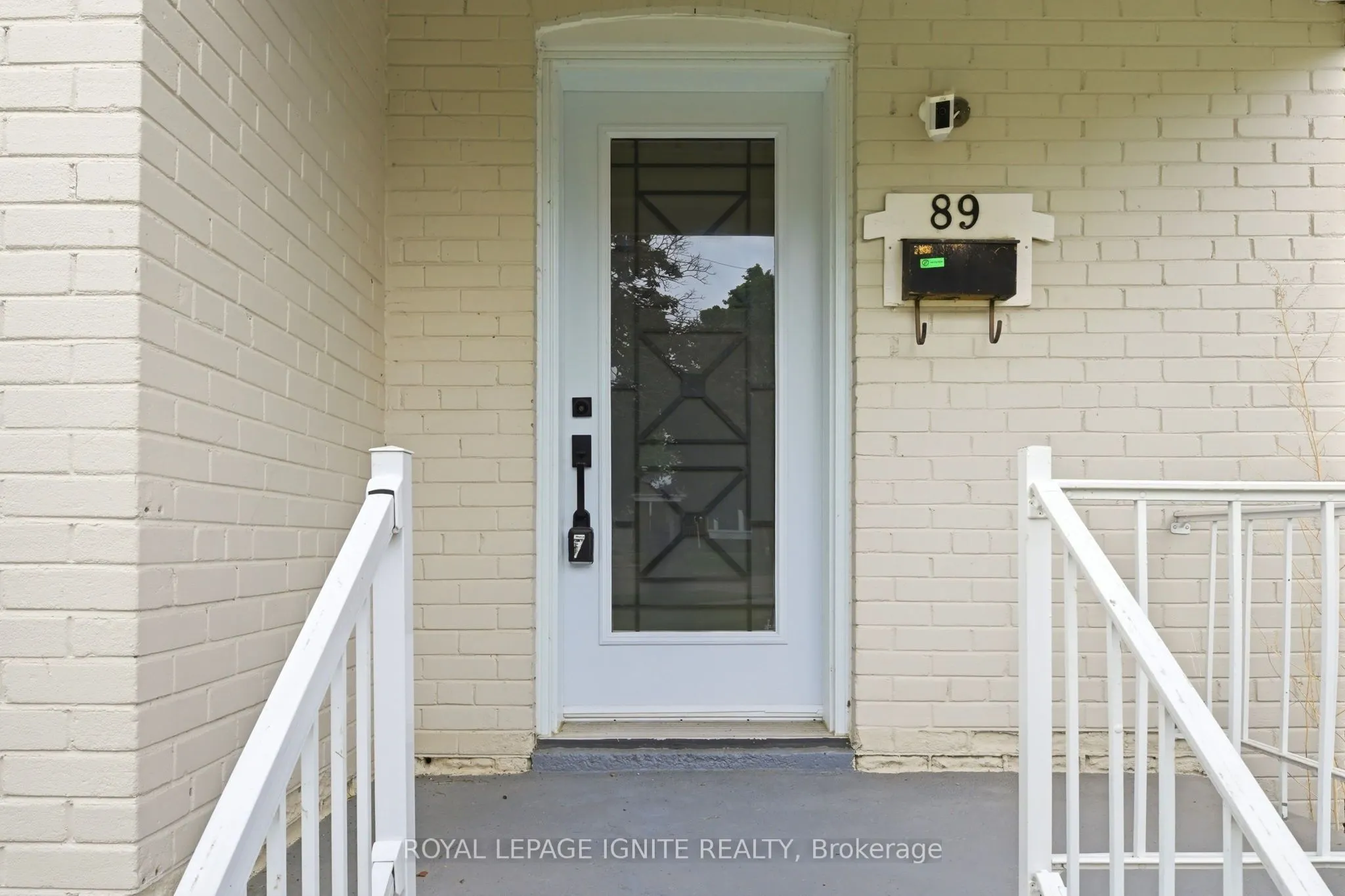 89 Darlingside Drive