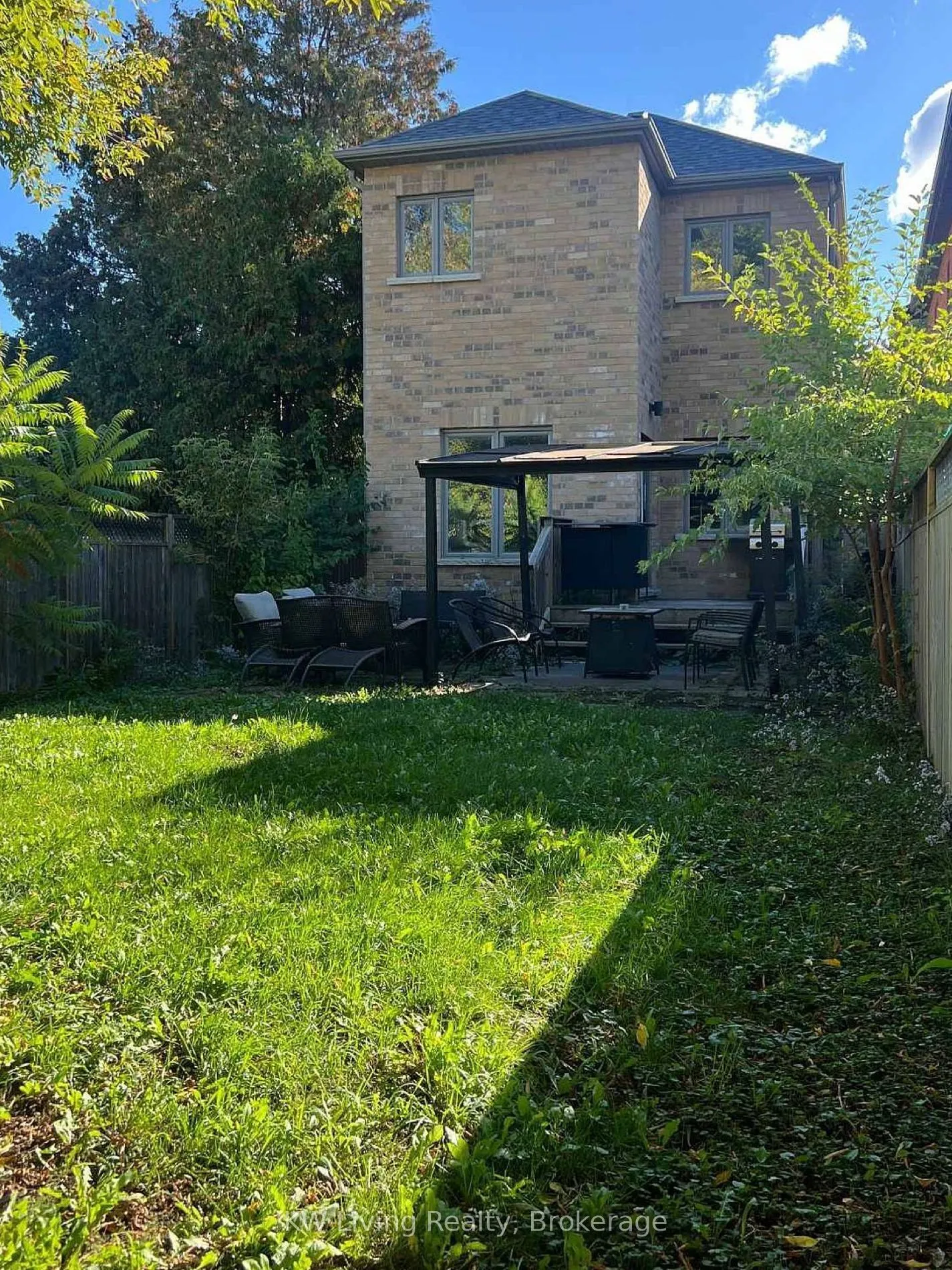 282B Aylesworth Avenue