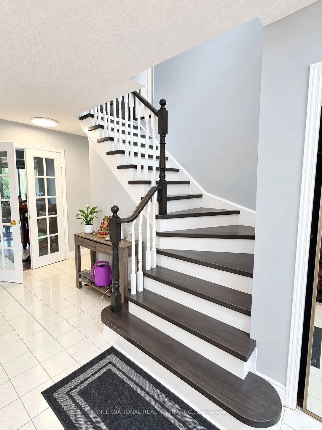 2095 Lynn Heights Drive