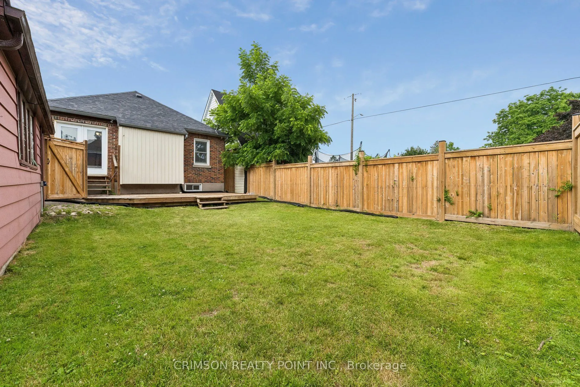 503 Athol Street E