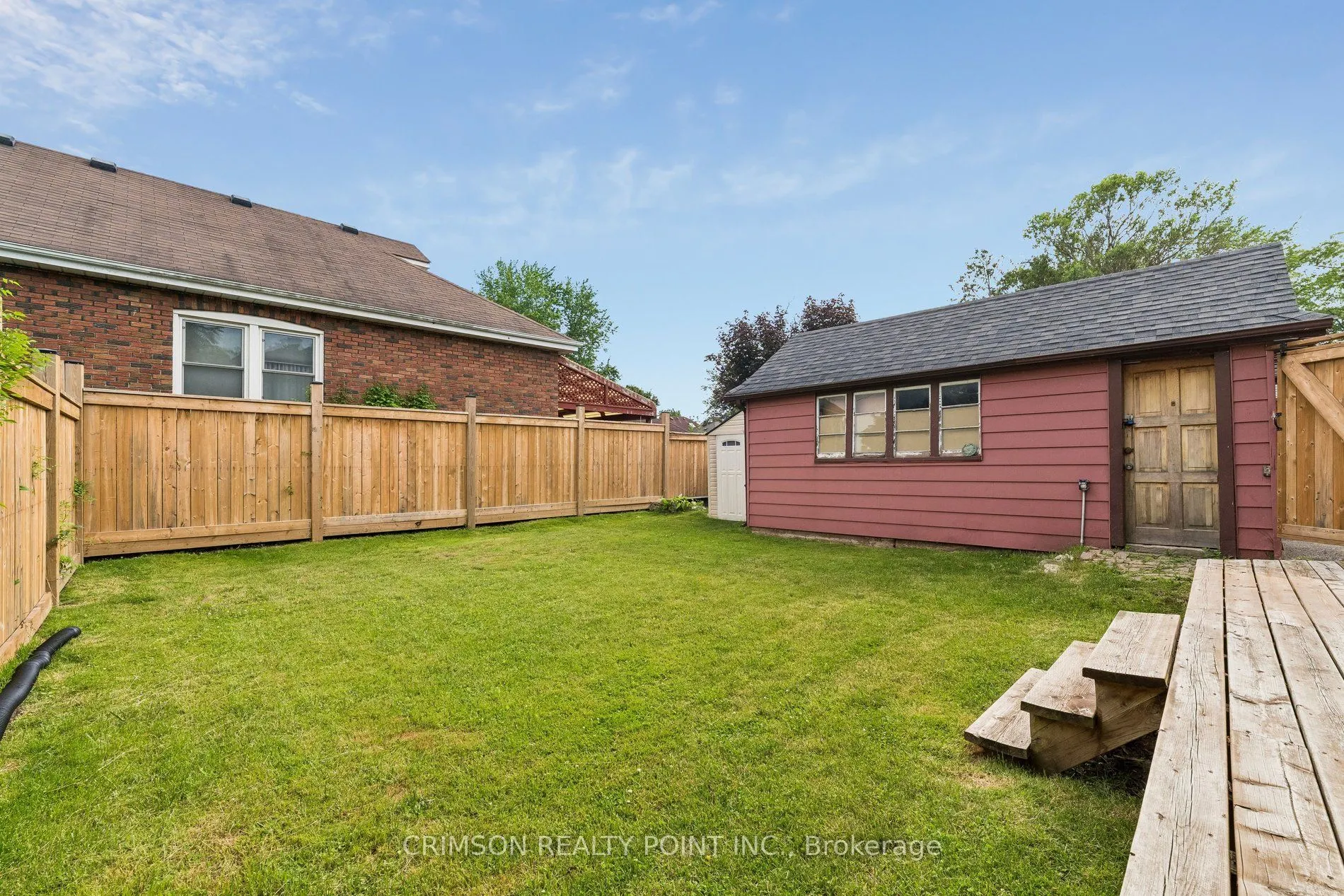 503 Athol Street E