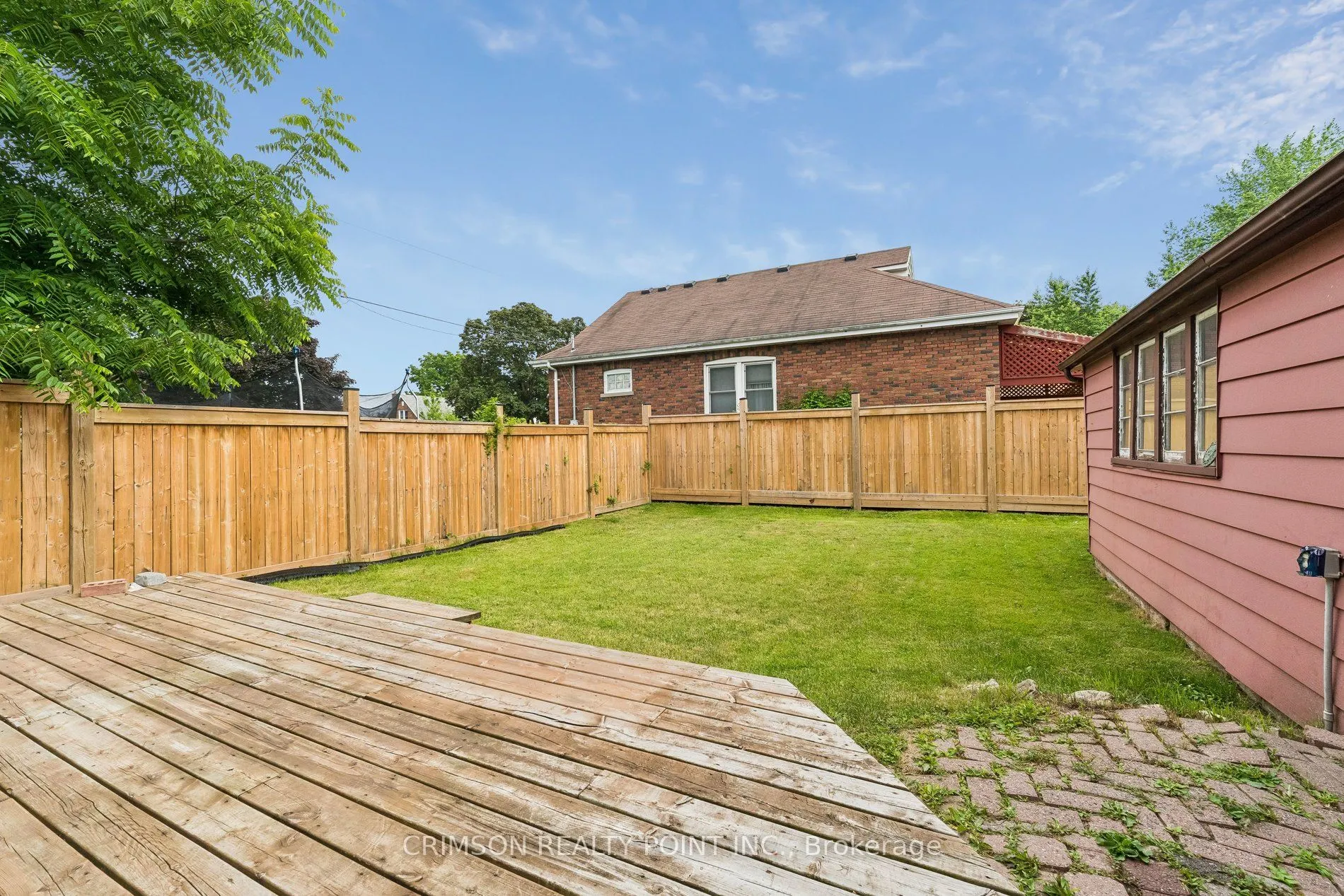 503 Athol Street E